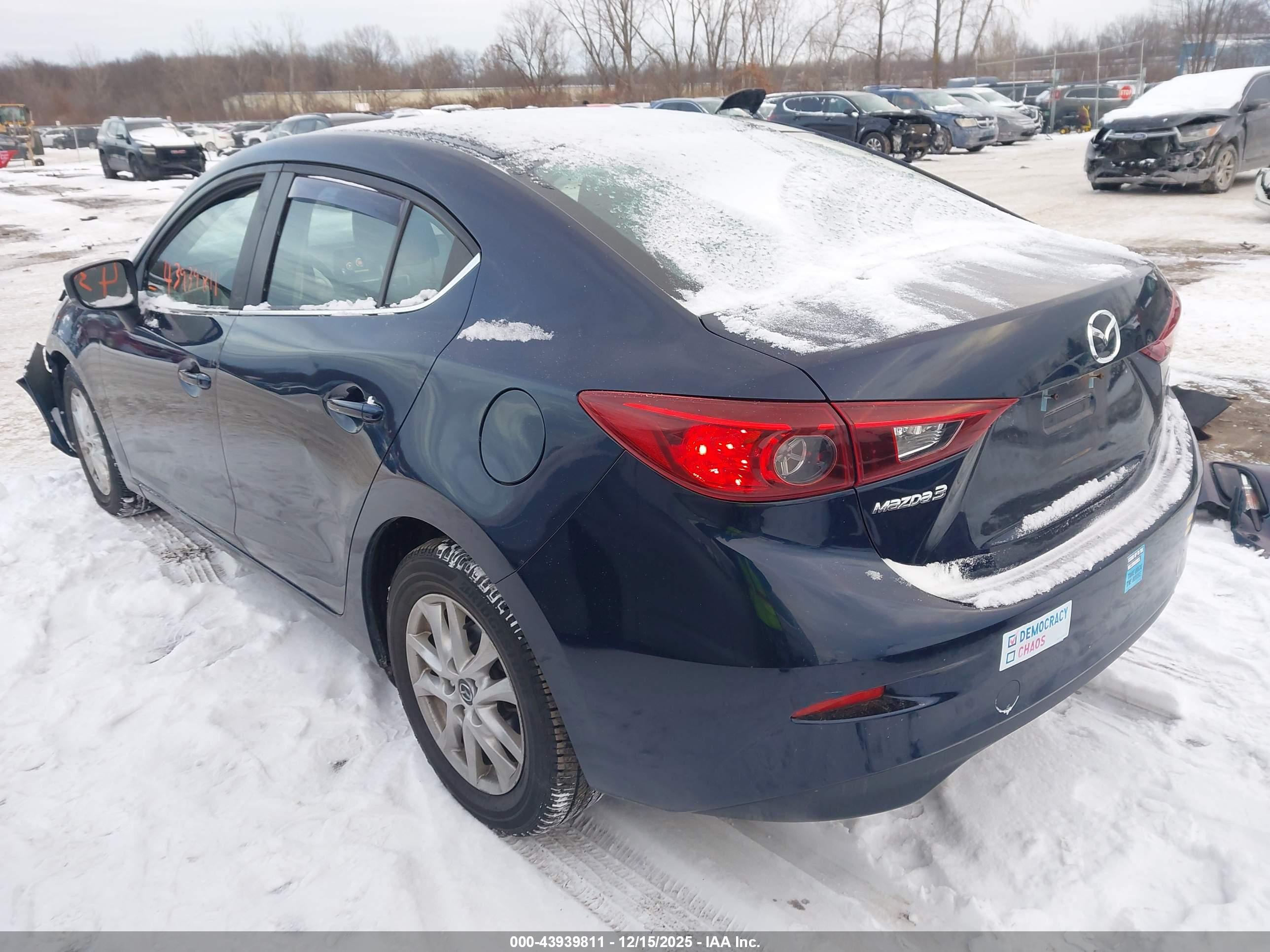MAZDA MAZDA3 image 3