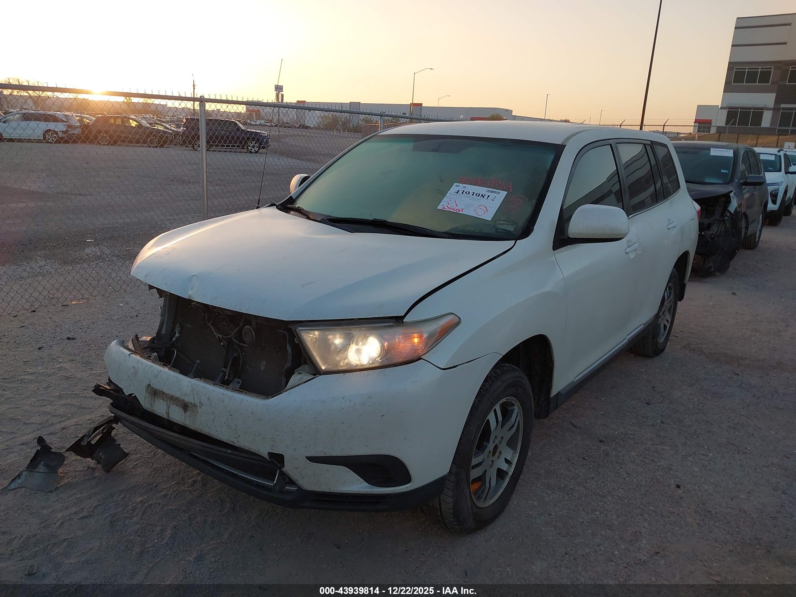 TOYOTA HIGHLANDER image 2