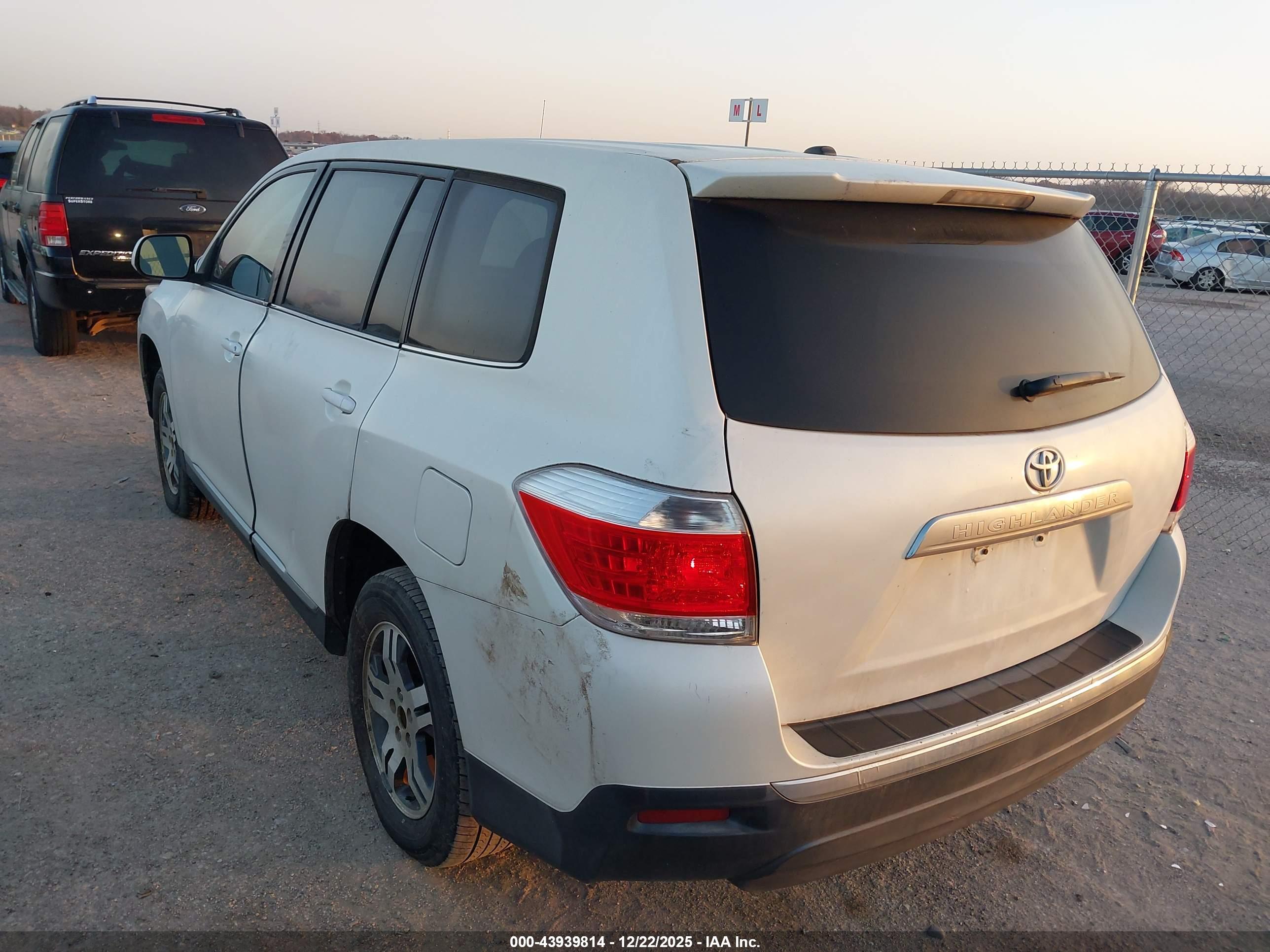 TOYOTA HIGHLANDER image 3