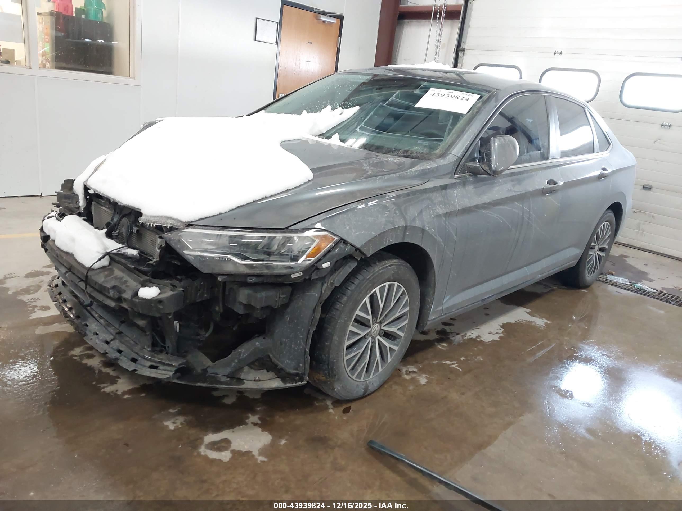 VOLKSWAGEN JETTA image 2
