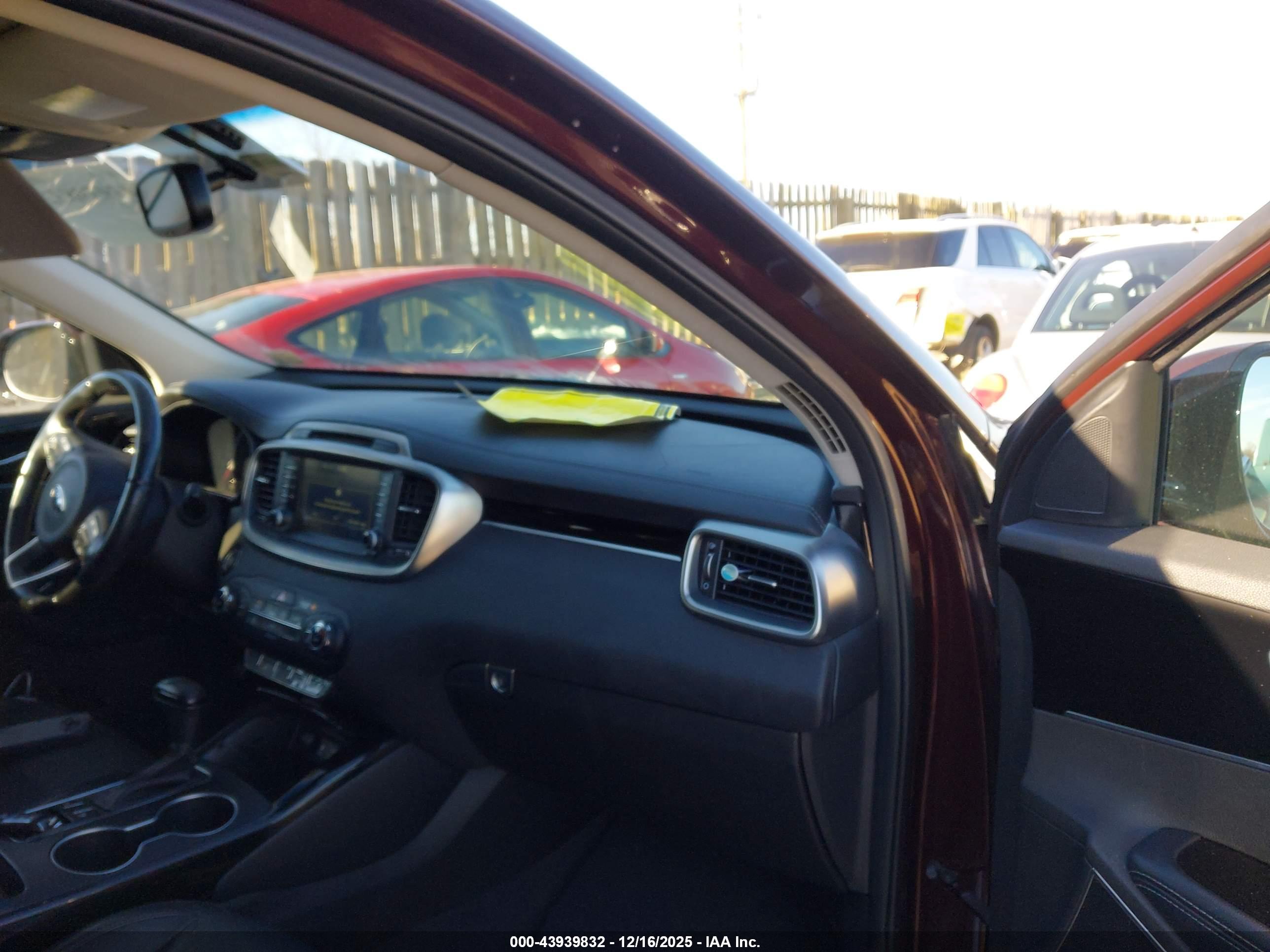 KIA SORENTO image 5