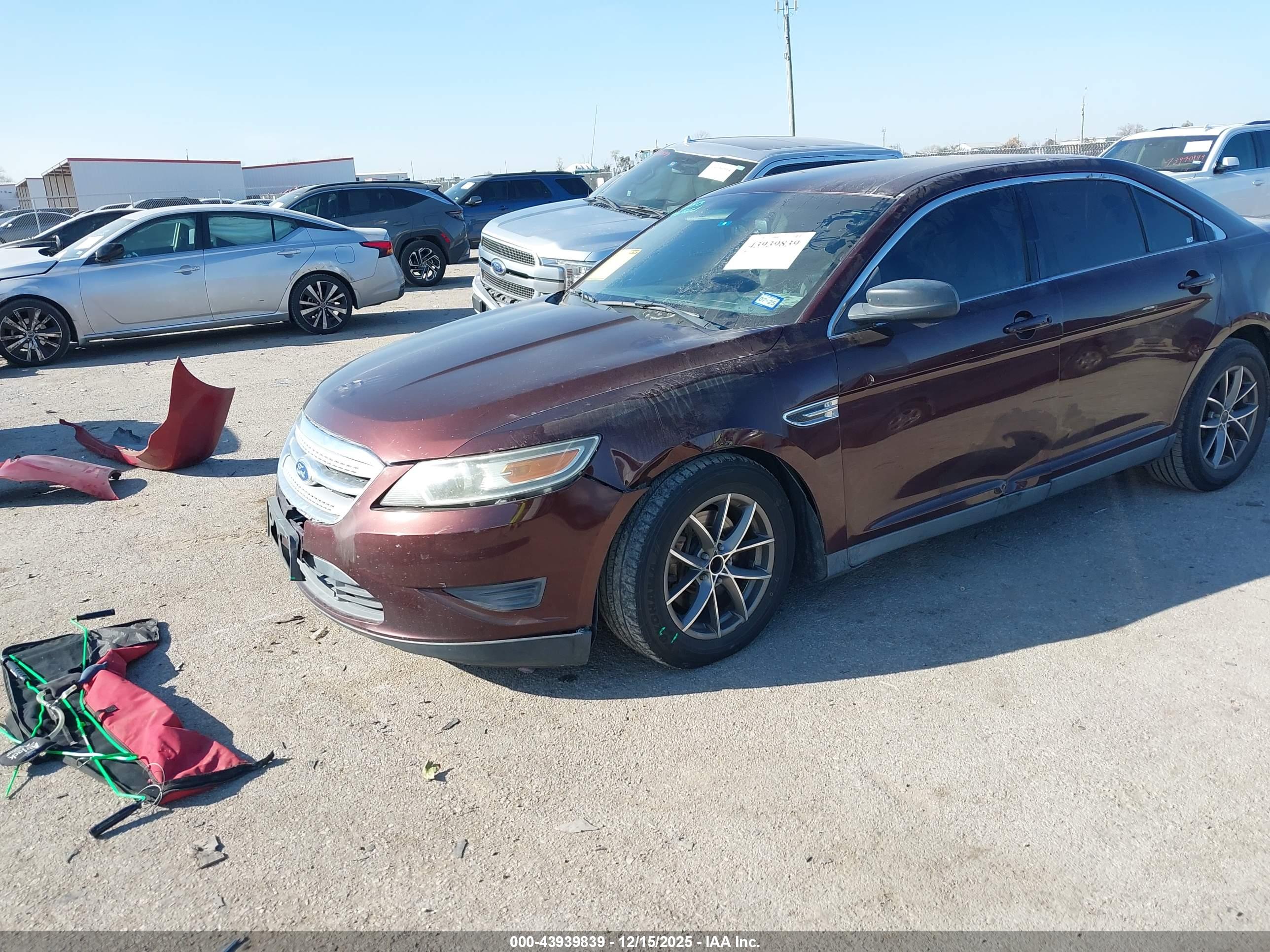 FORD TAURUS image 2