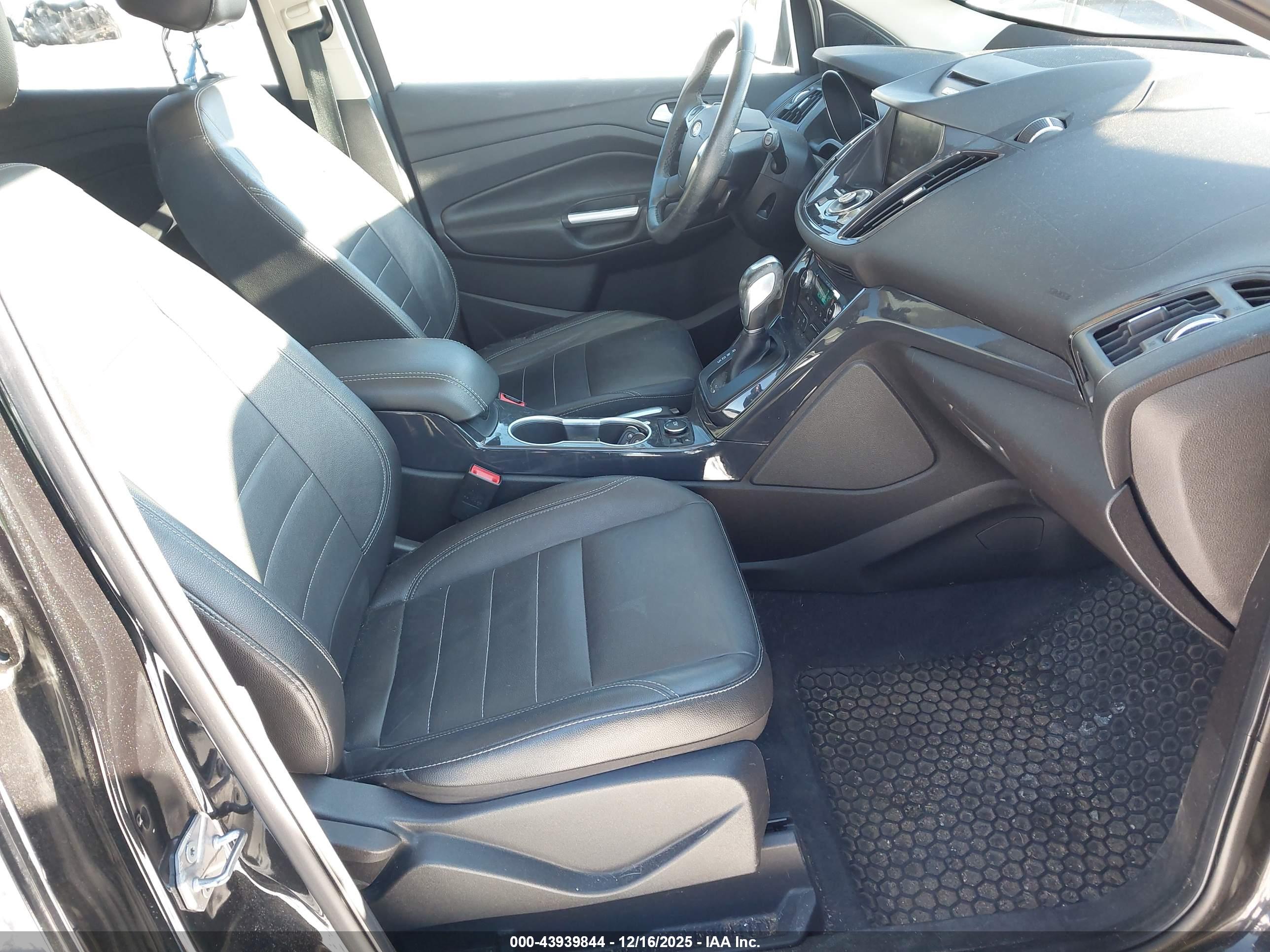 FORD ESCAPE image 5