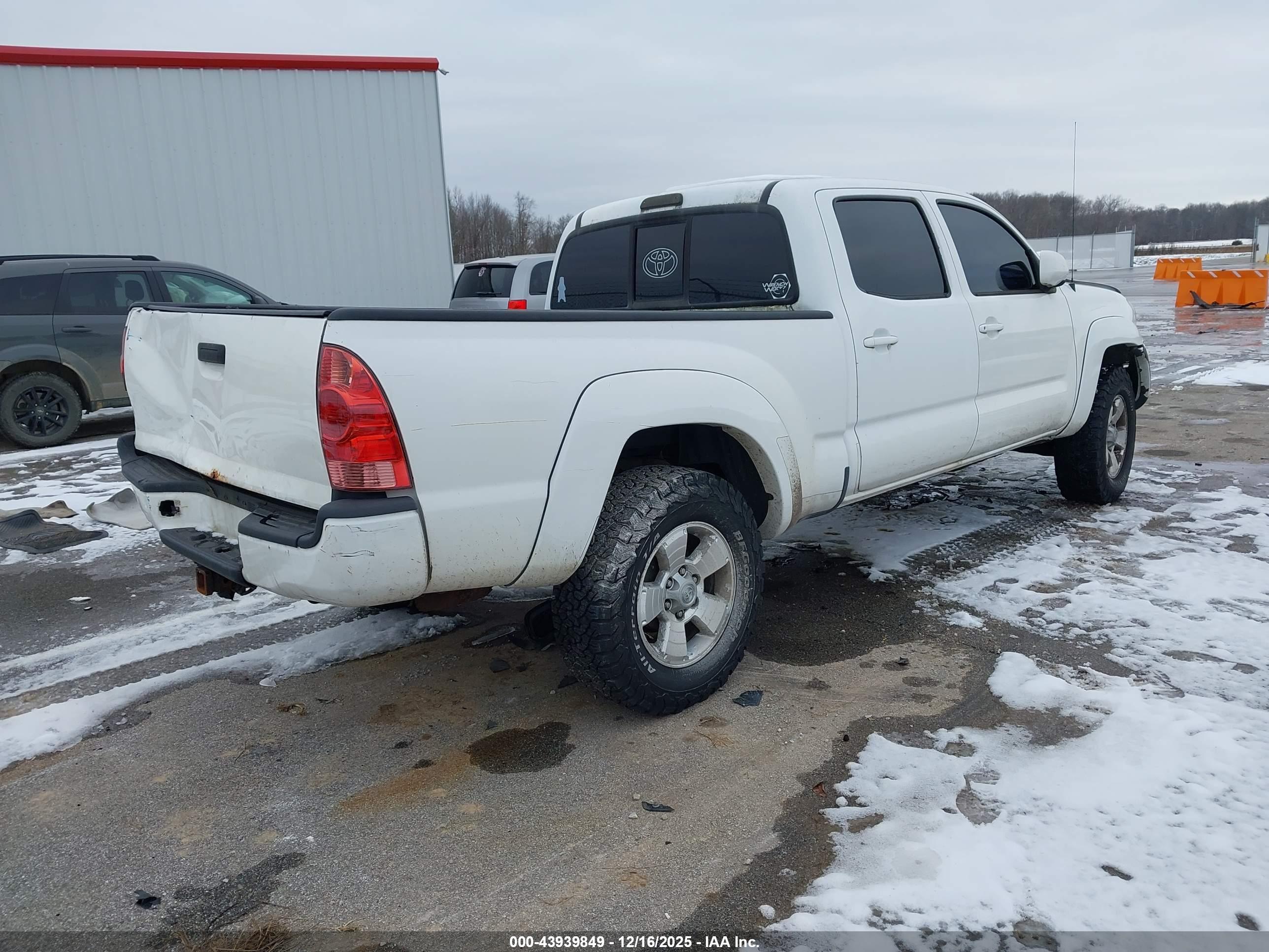 TOYOTA TACOMA image 4