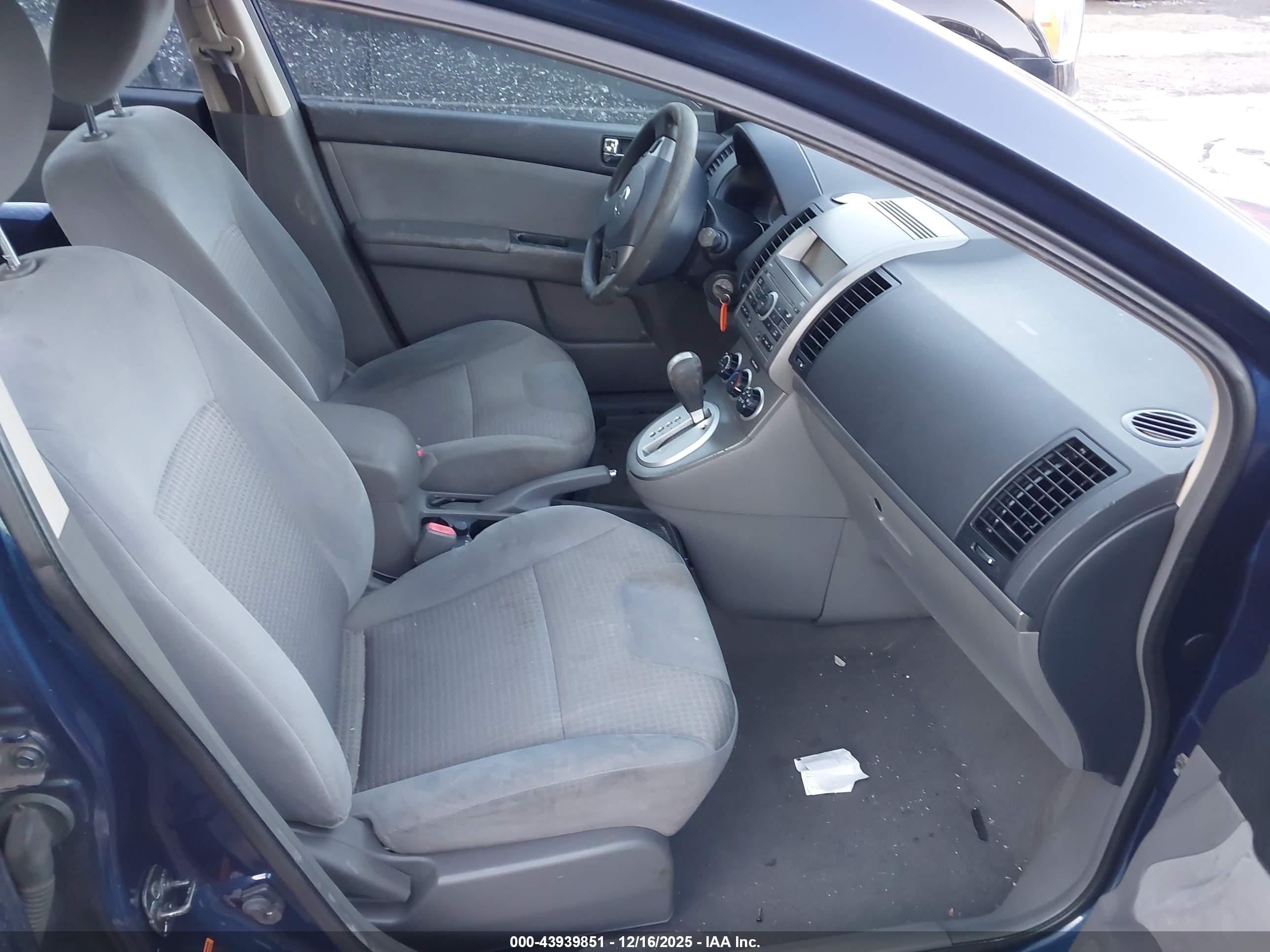 NISSAN SENTRA image 5