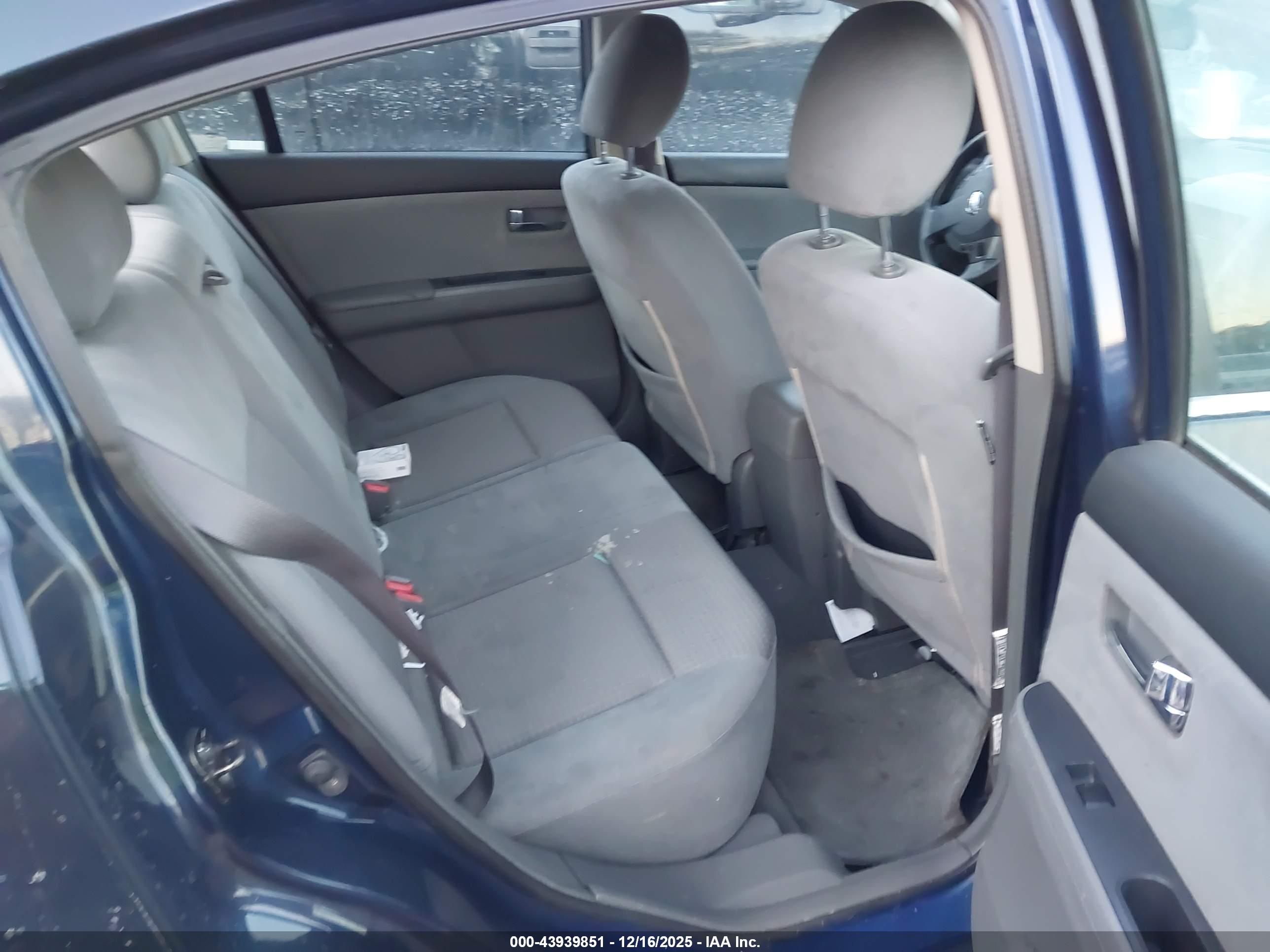 NISSAN SENTRA image 8