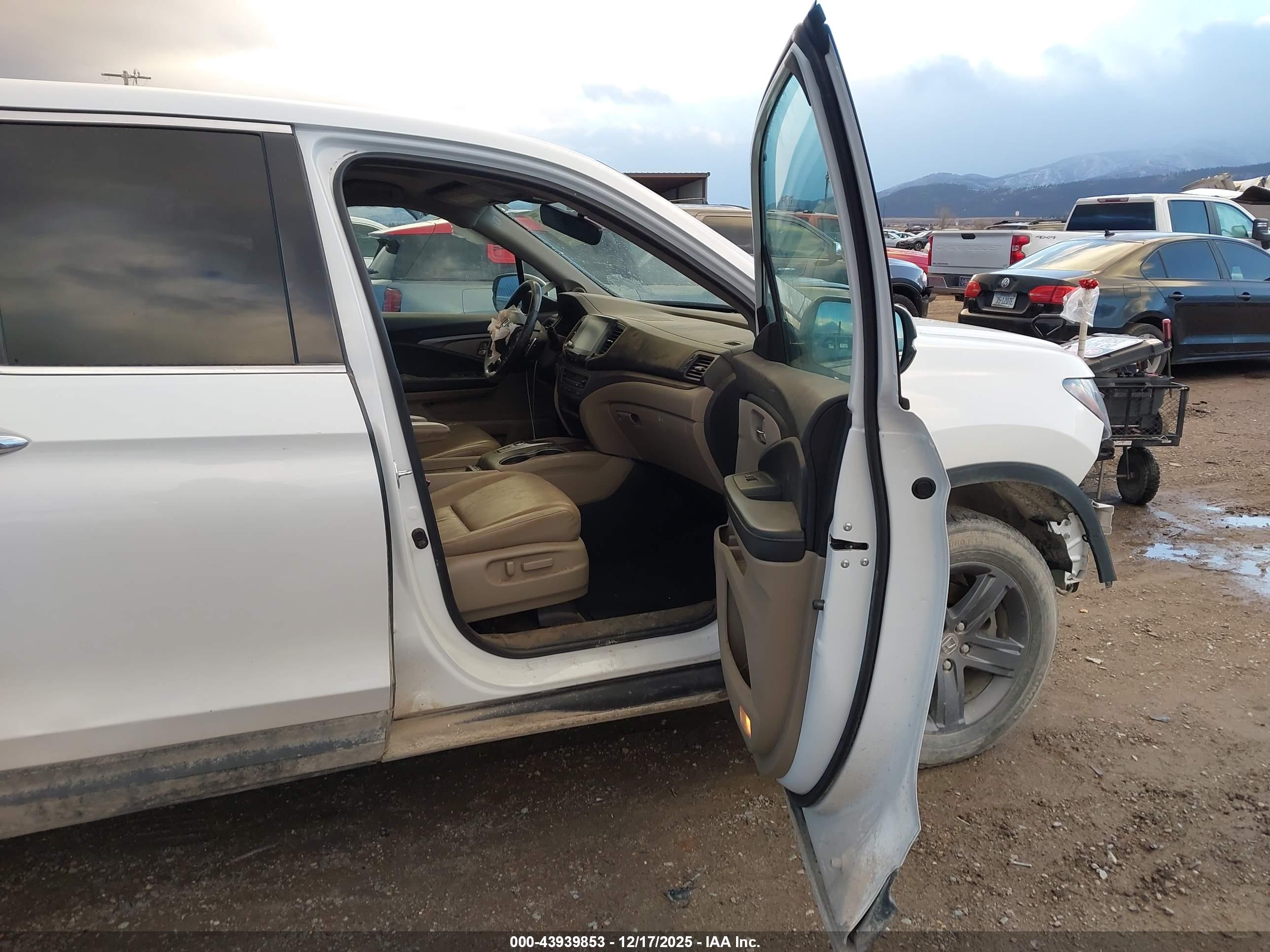 HONDA RIDGELINE image 5