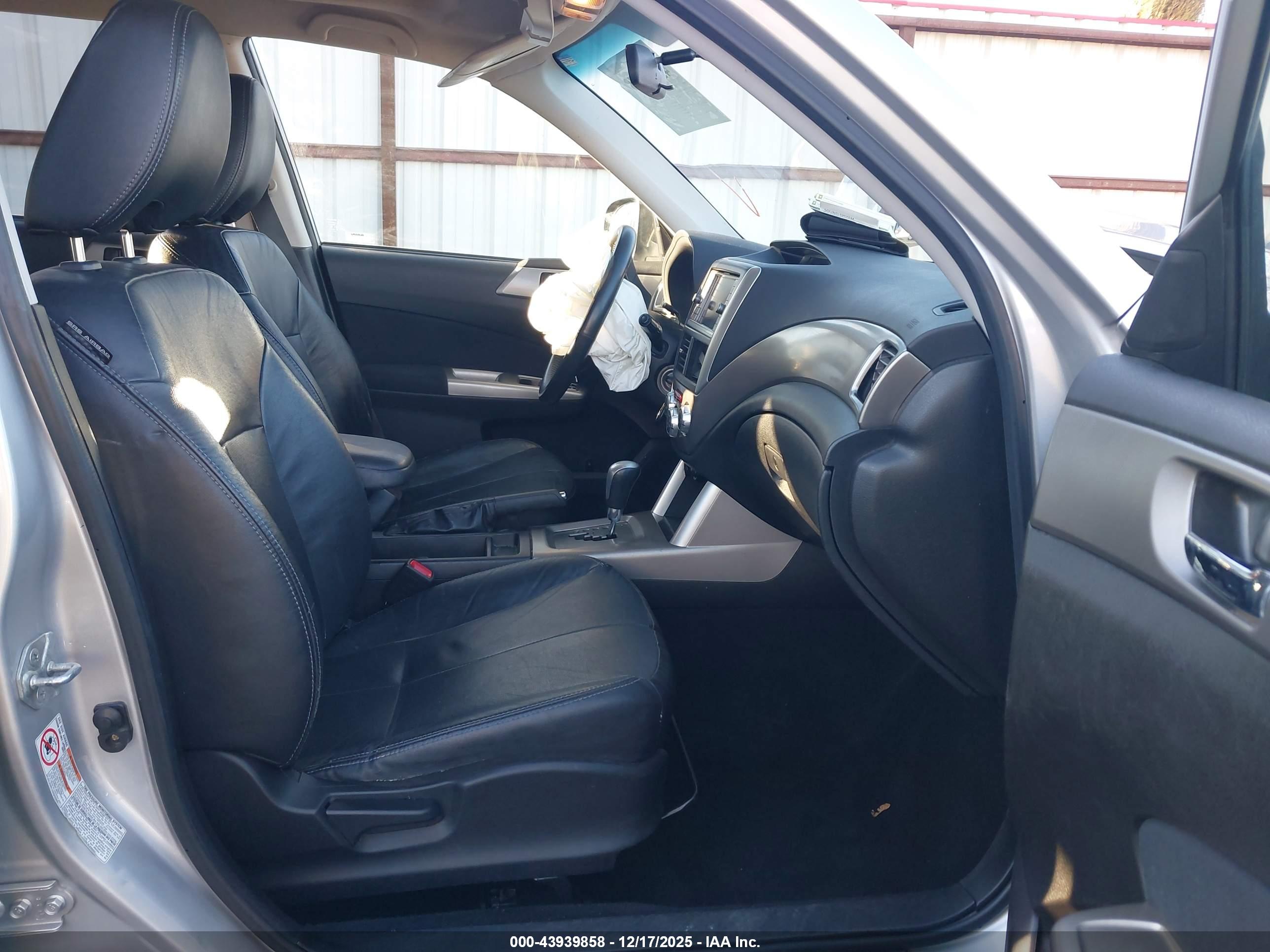 SUBARU FORESTER image 5