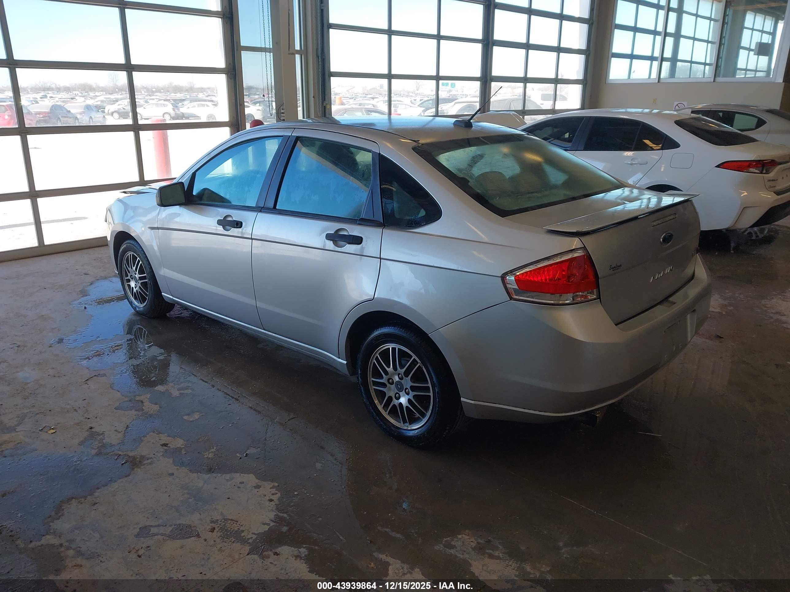 FORD FOCUS image 3