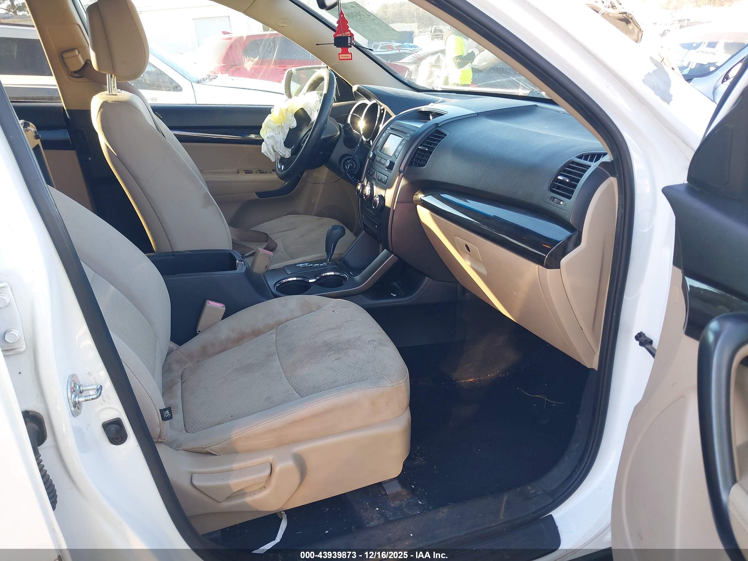 KIA SORENTO image 5