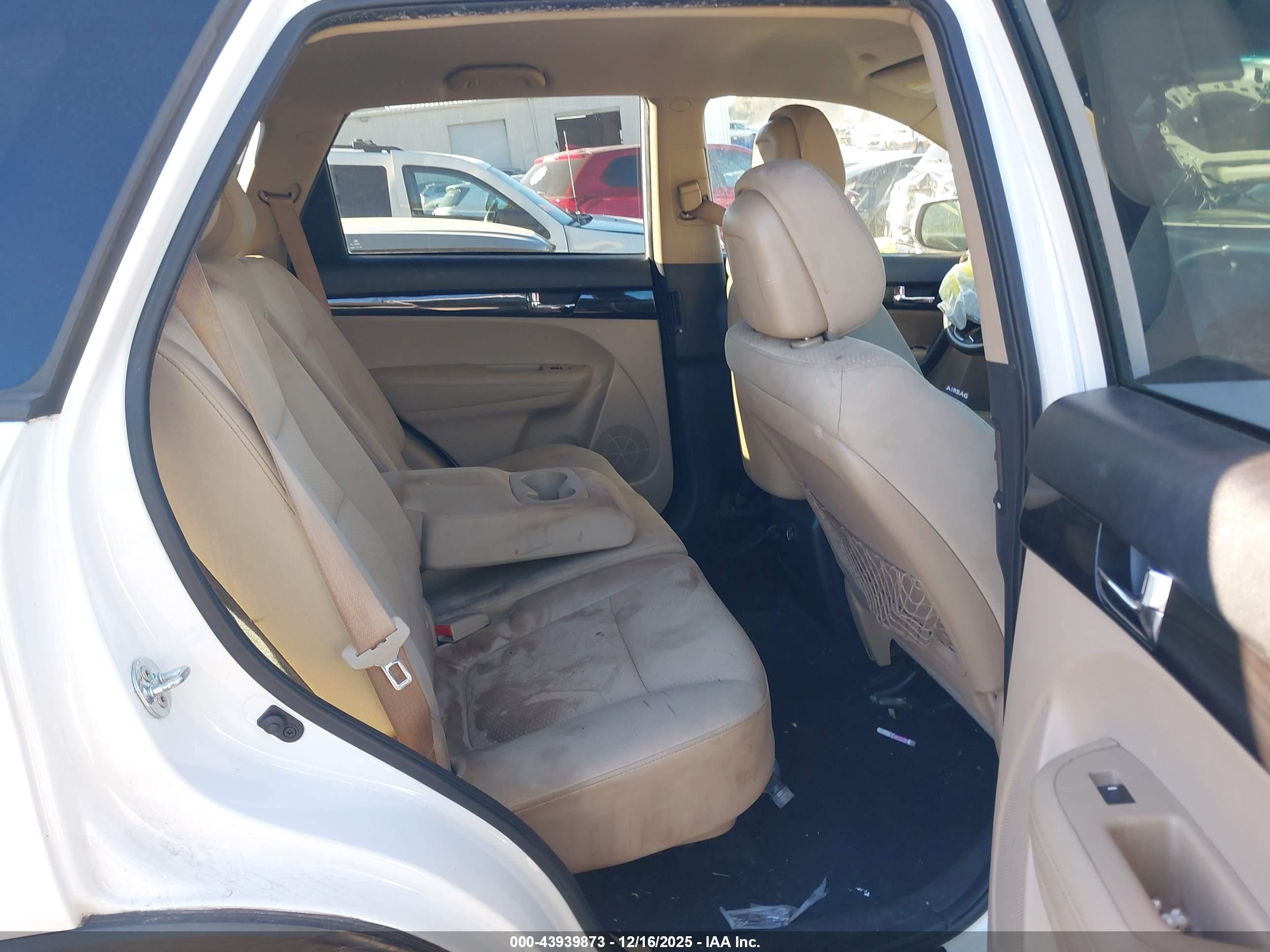 KIA SORENTO image 8
