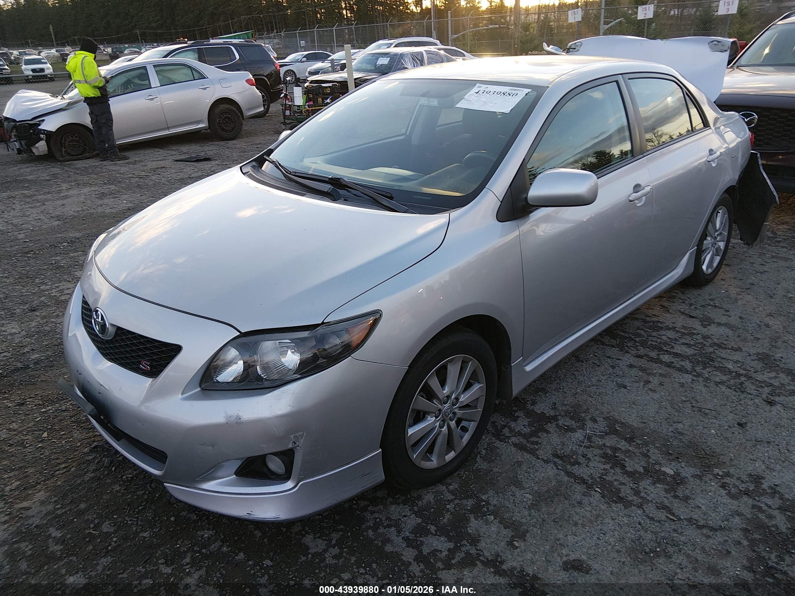 TOYOTA COROLLA image 2