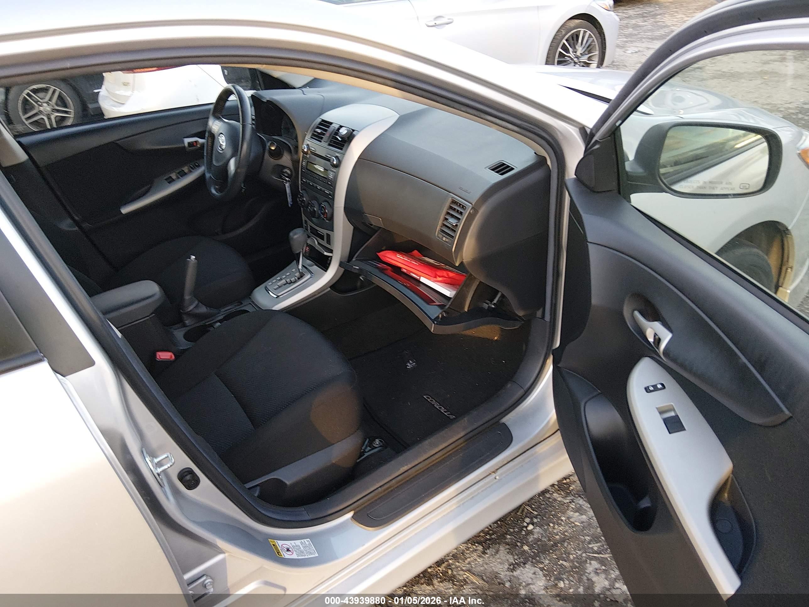 TOYOTA COROLLA image 5