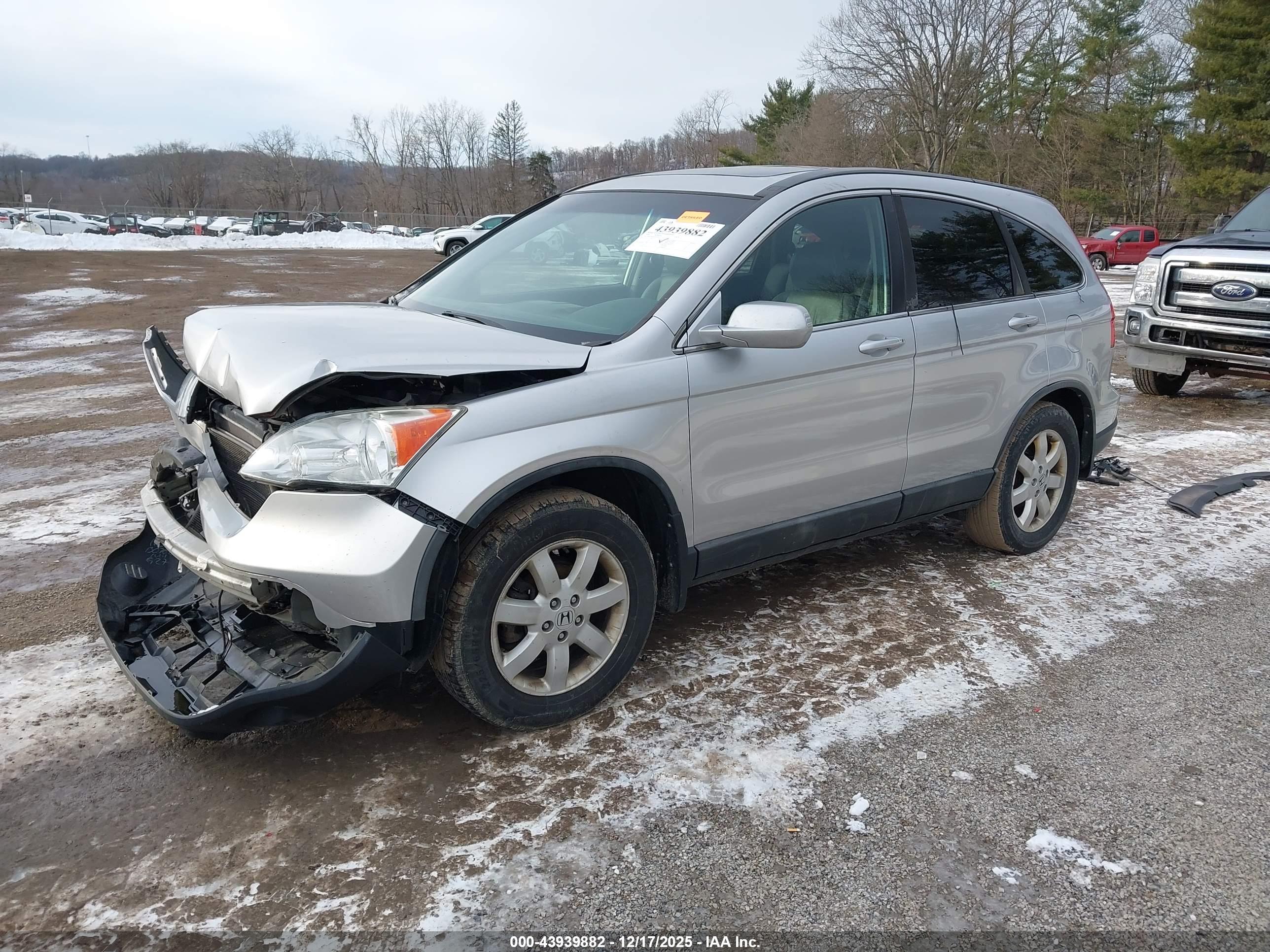 HONDA CR-V image 2