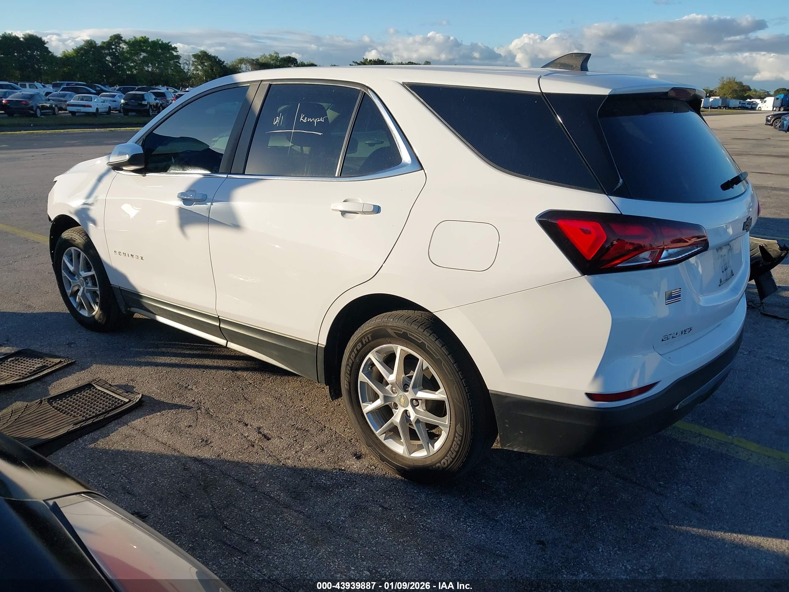 CHEVROLET EQUINOX image 3