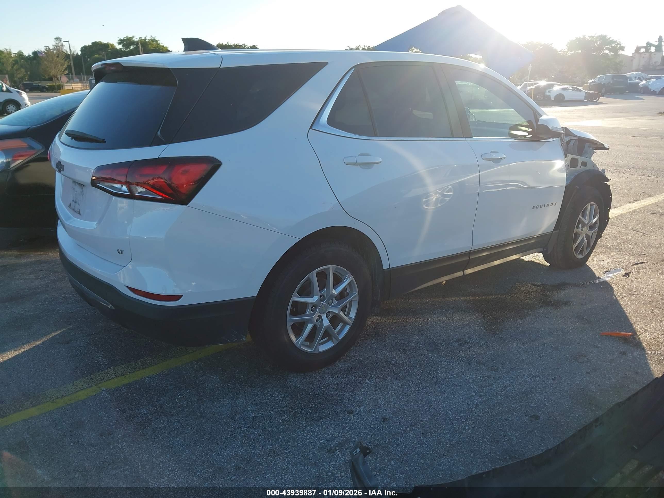 CHEVROLET EQUINOX image 4