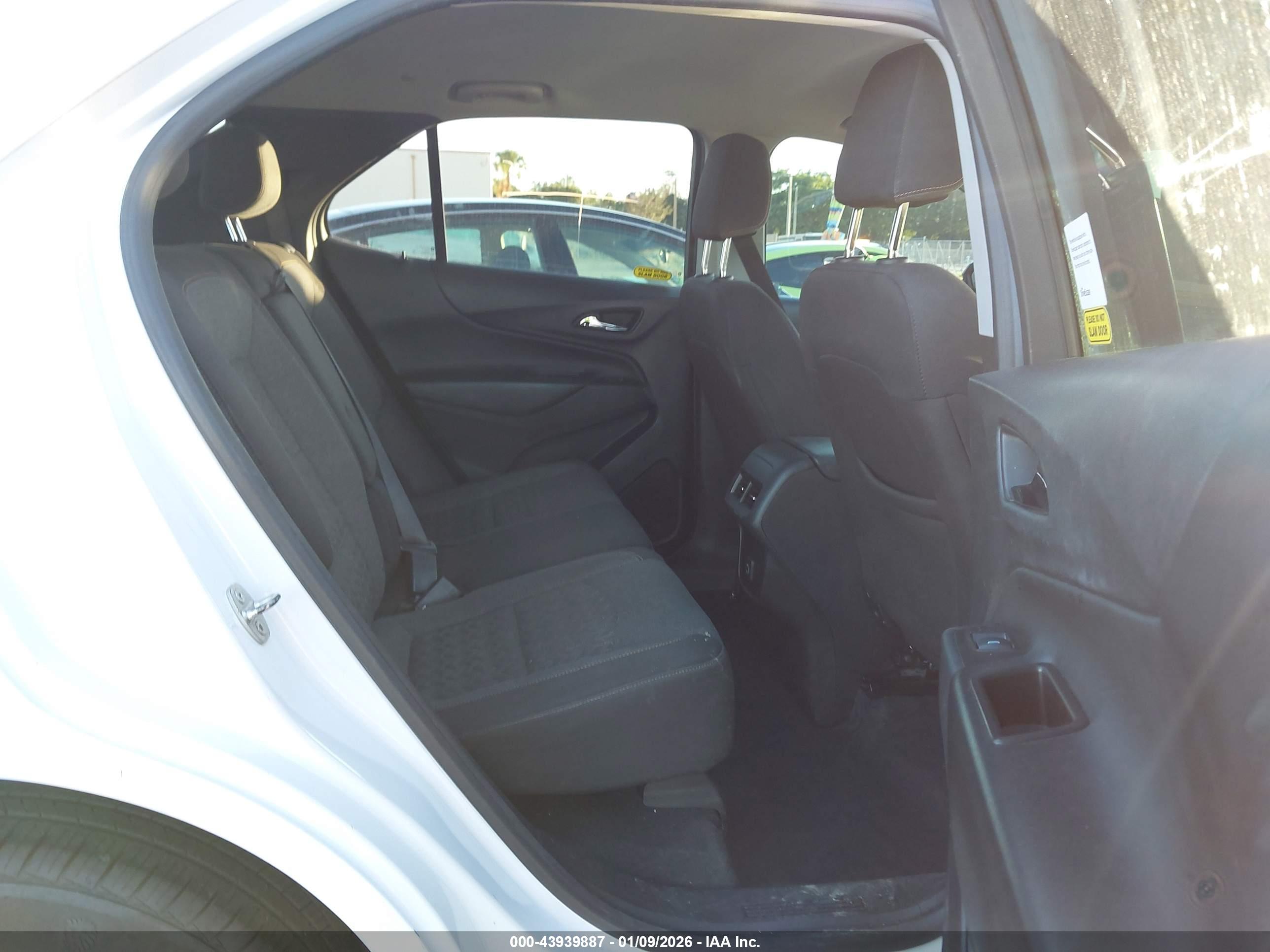 CHEVROLET EQUINOX image 8
