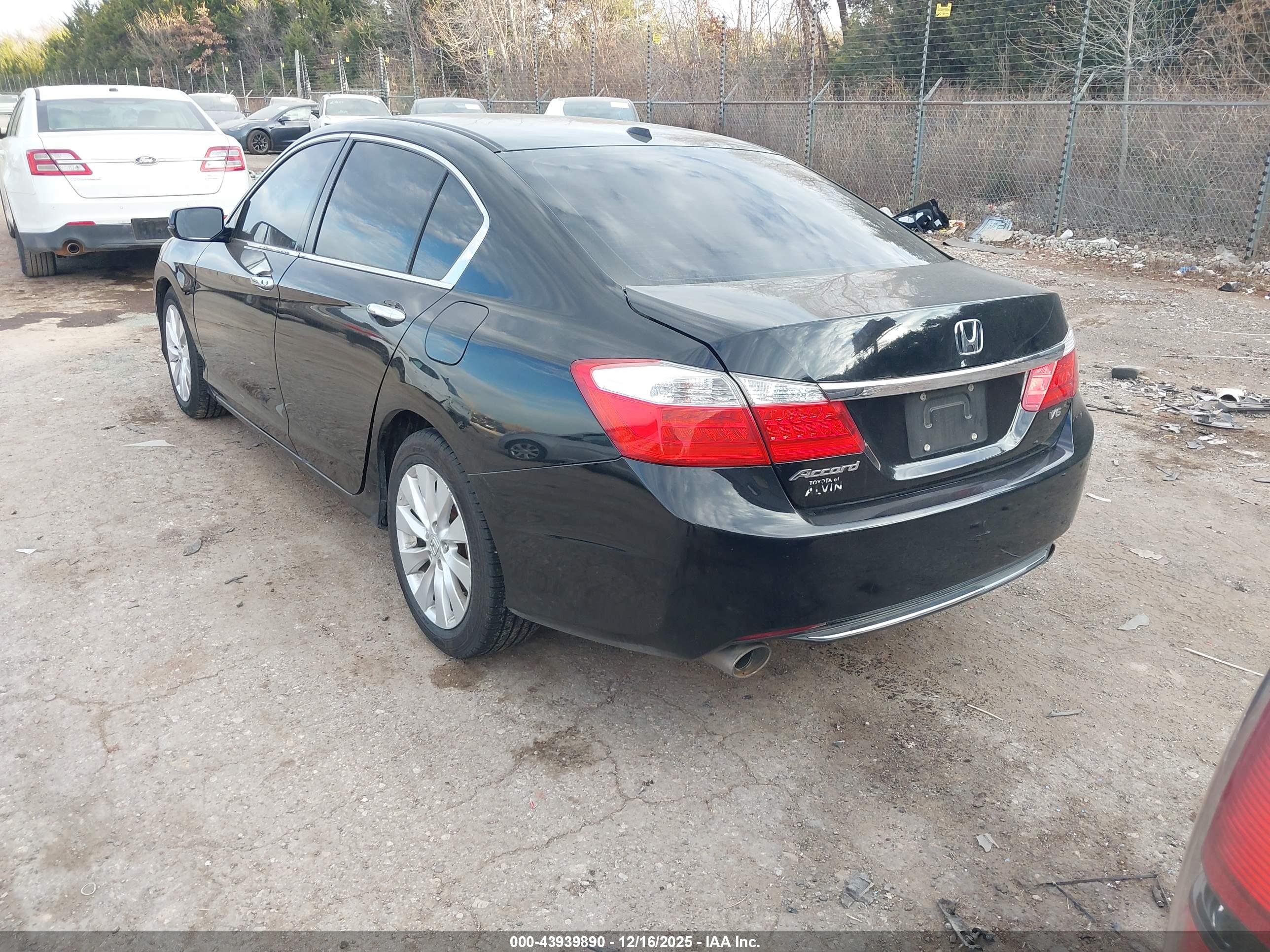HONDA ACCORD image 3