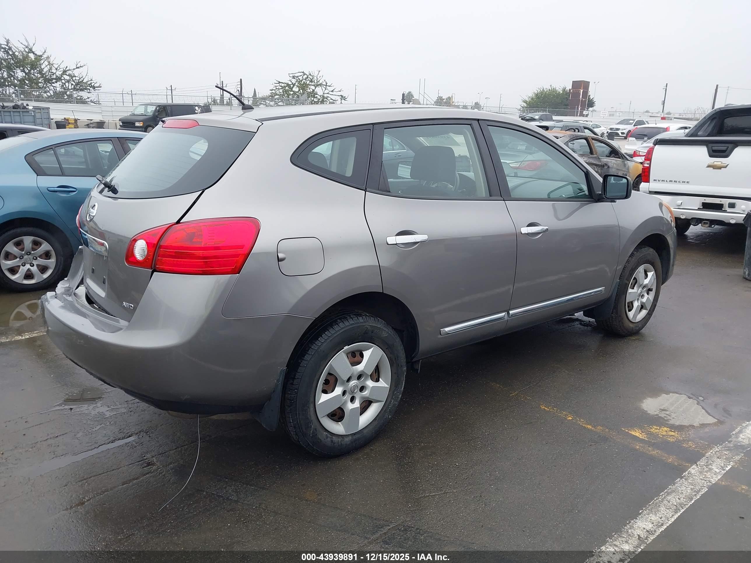NISSAN ROGUE image 4
