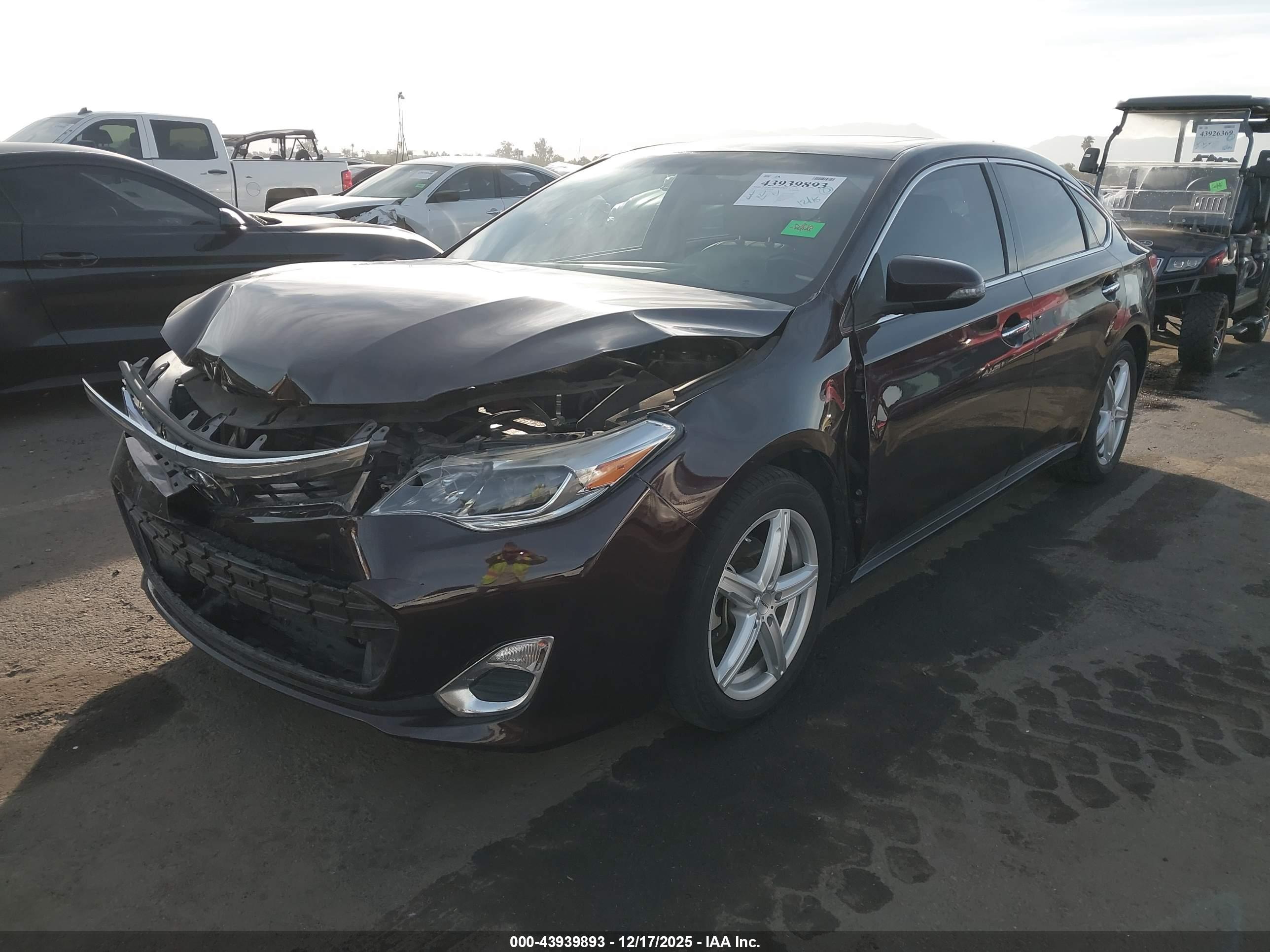 TOYOTA AVALON image 2