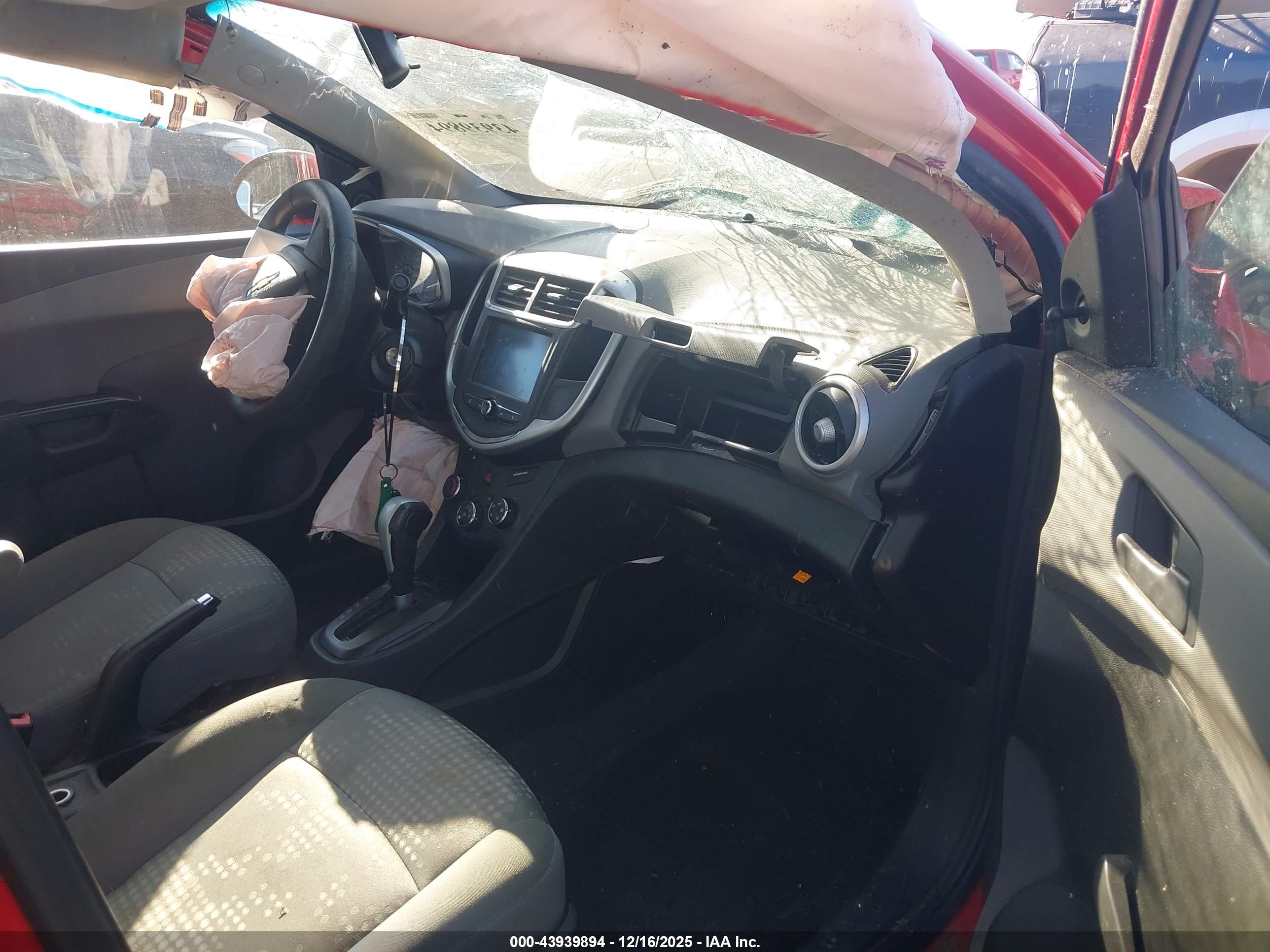 CHEVROLET SONIC image 5