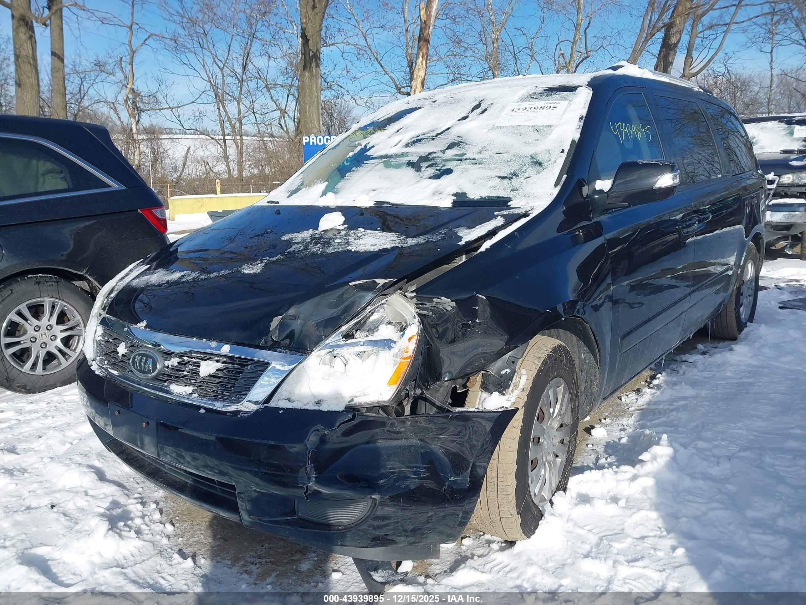 KIA SEDONA image 6