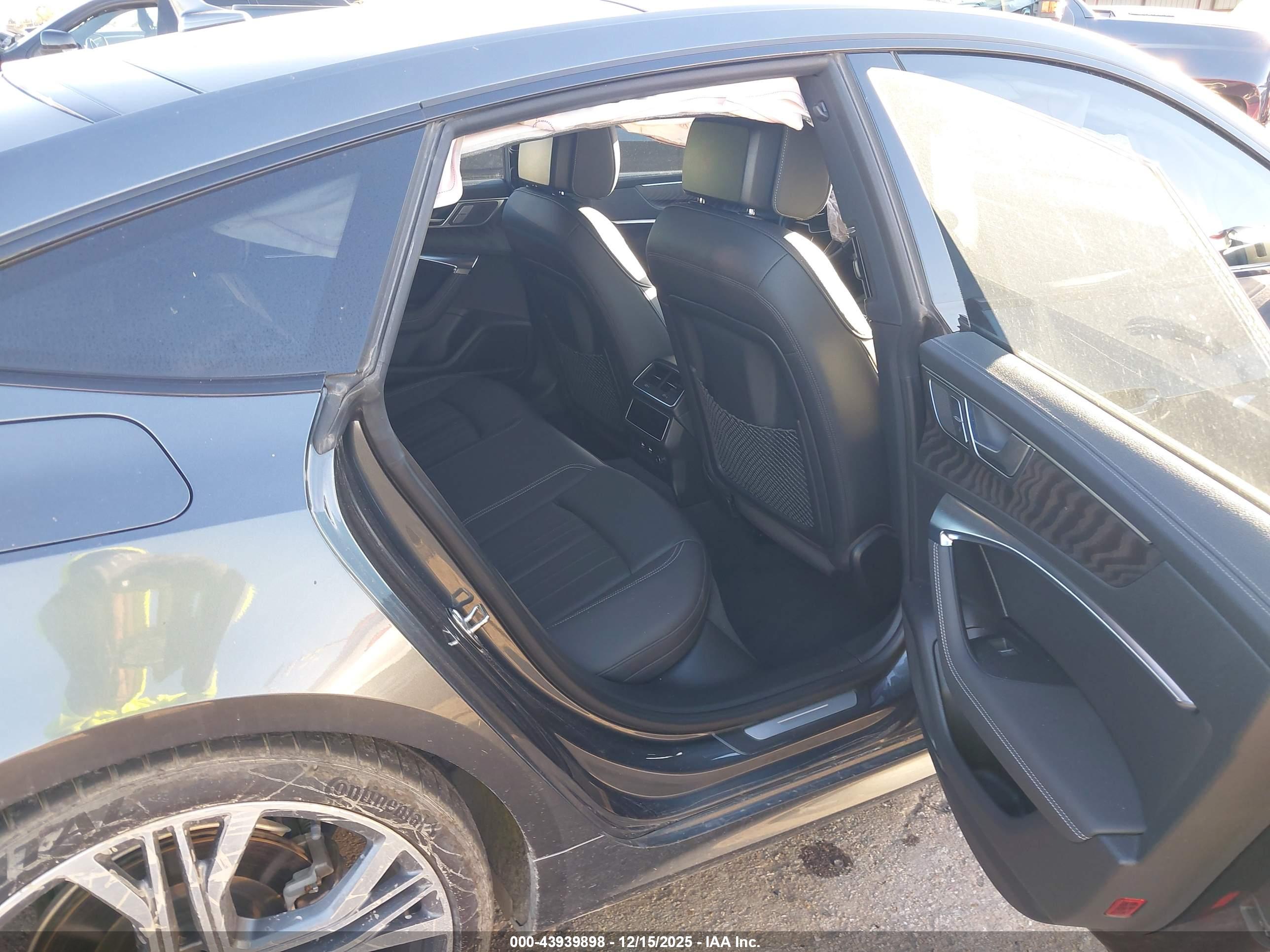 AUDI A7 image 8