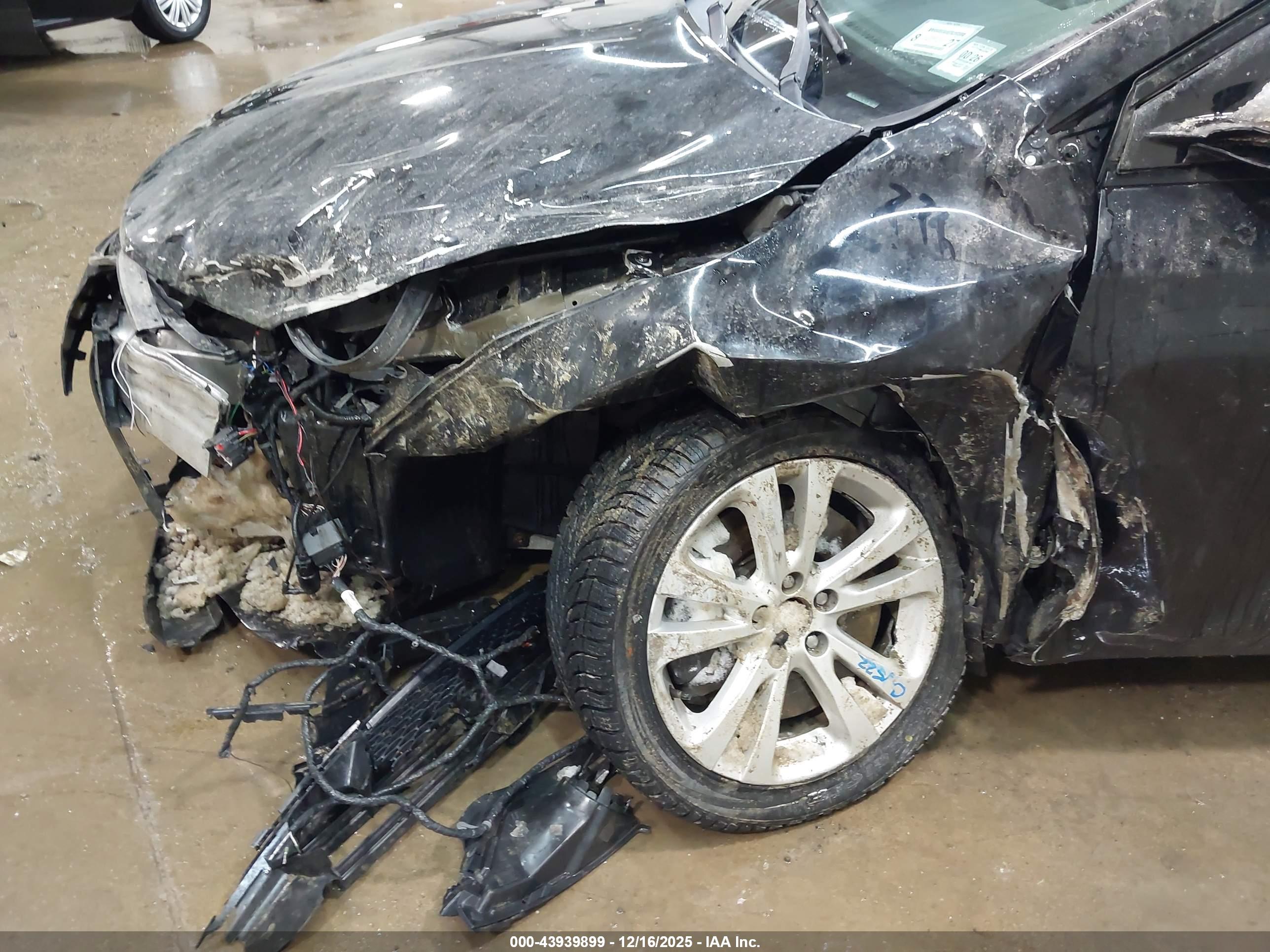 CHRYSLER 200 image 6