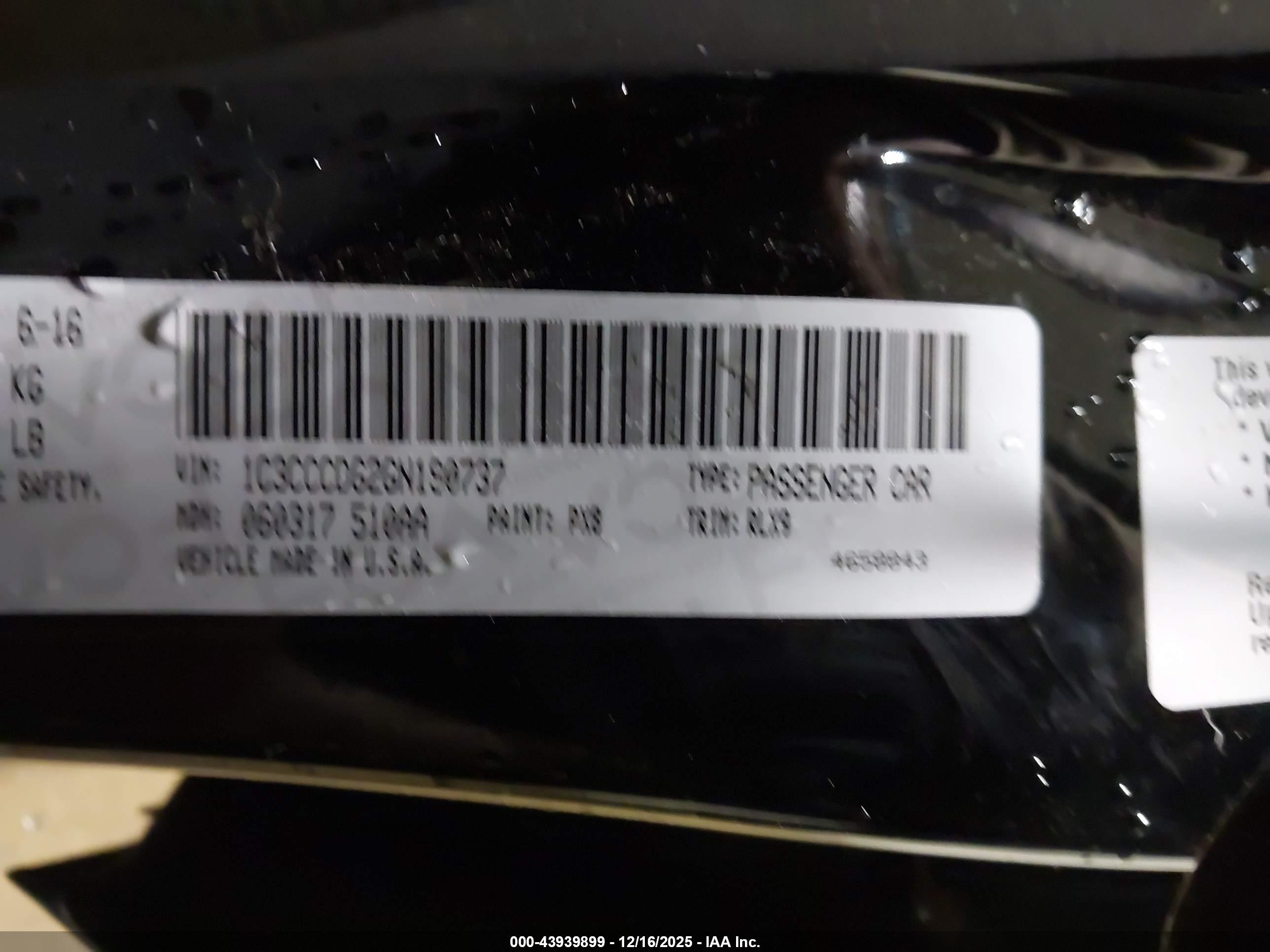 CHRYSLER 200 image 9