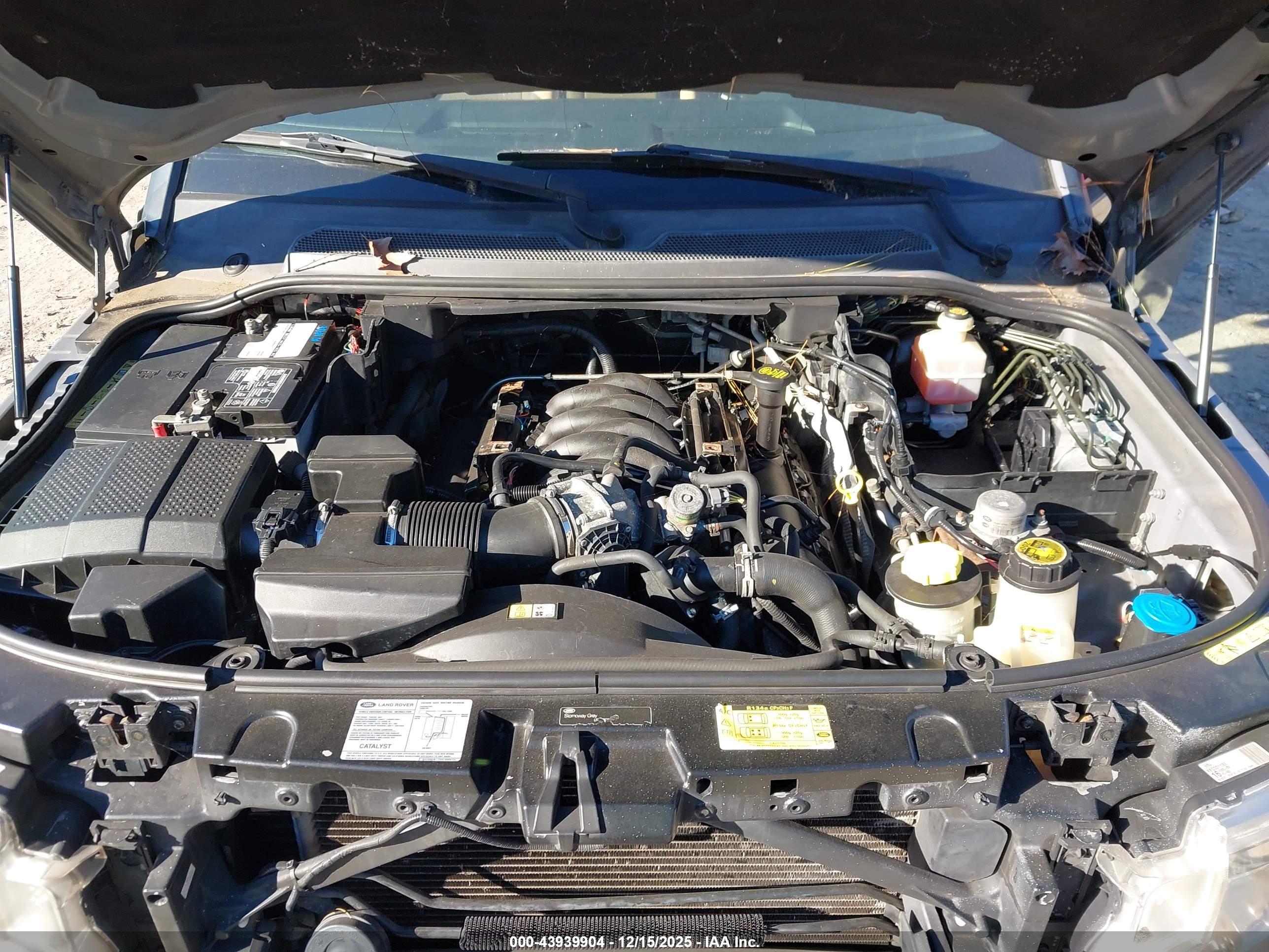 LAND ROVER image 10