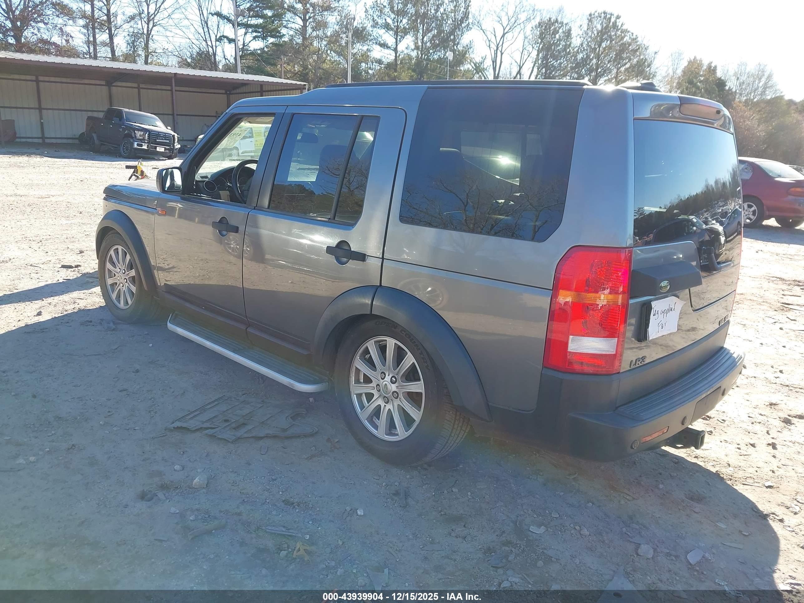 LAND ROVER image 3