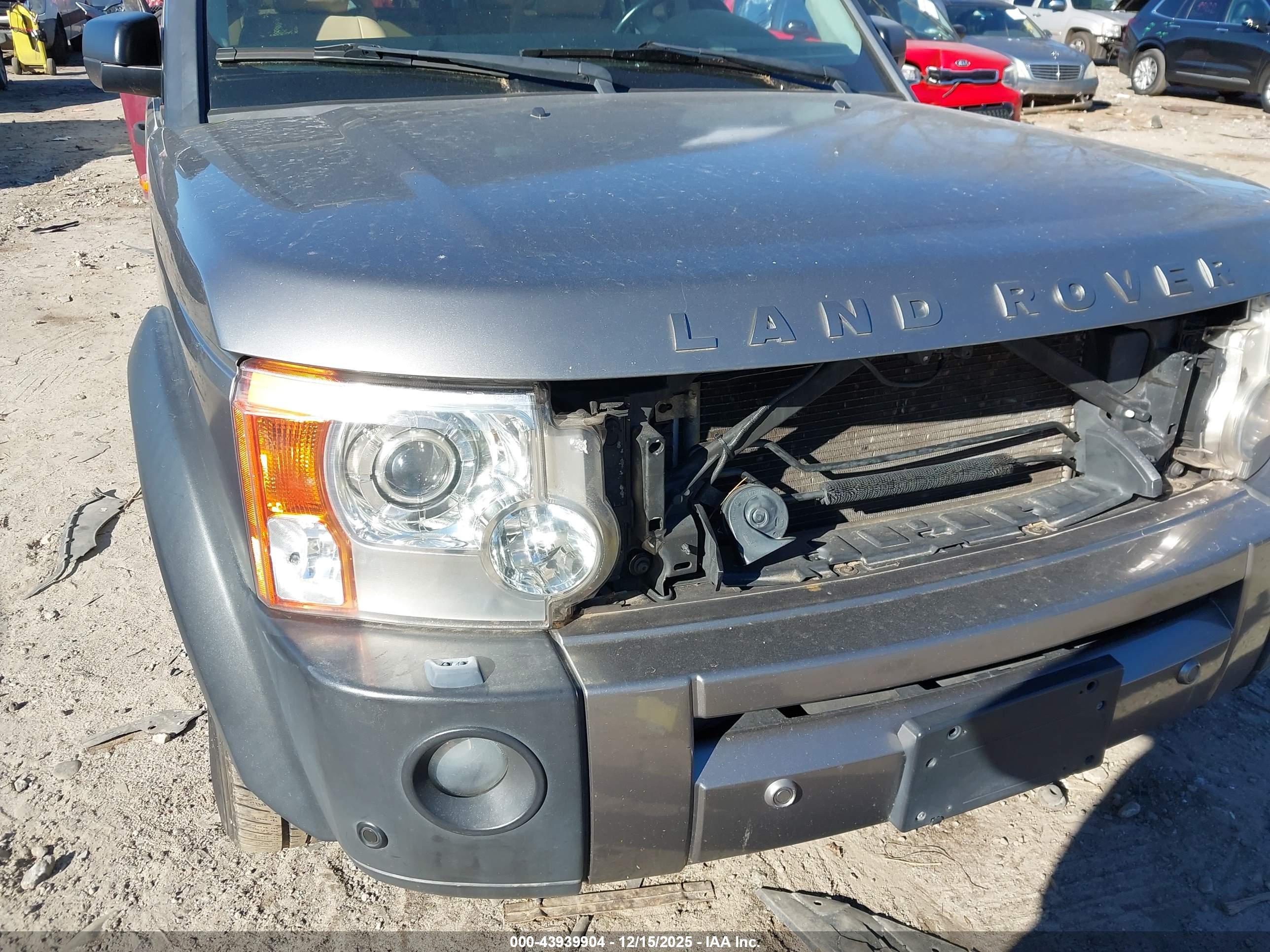 LAND ROVER image 6