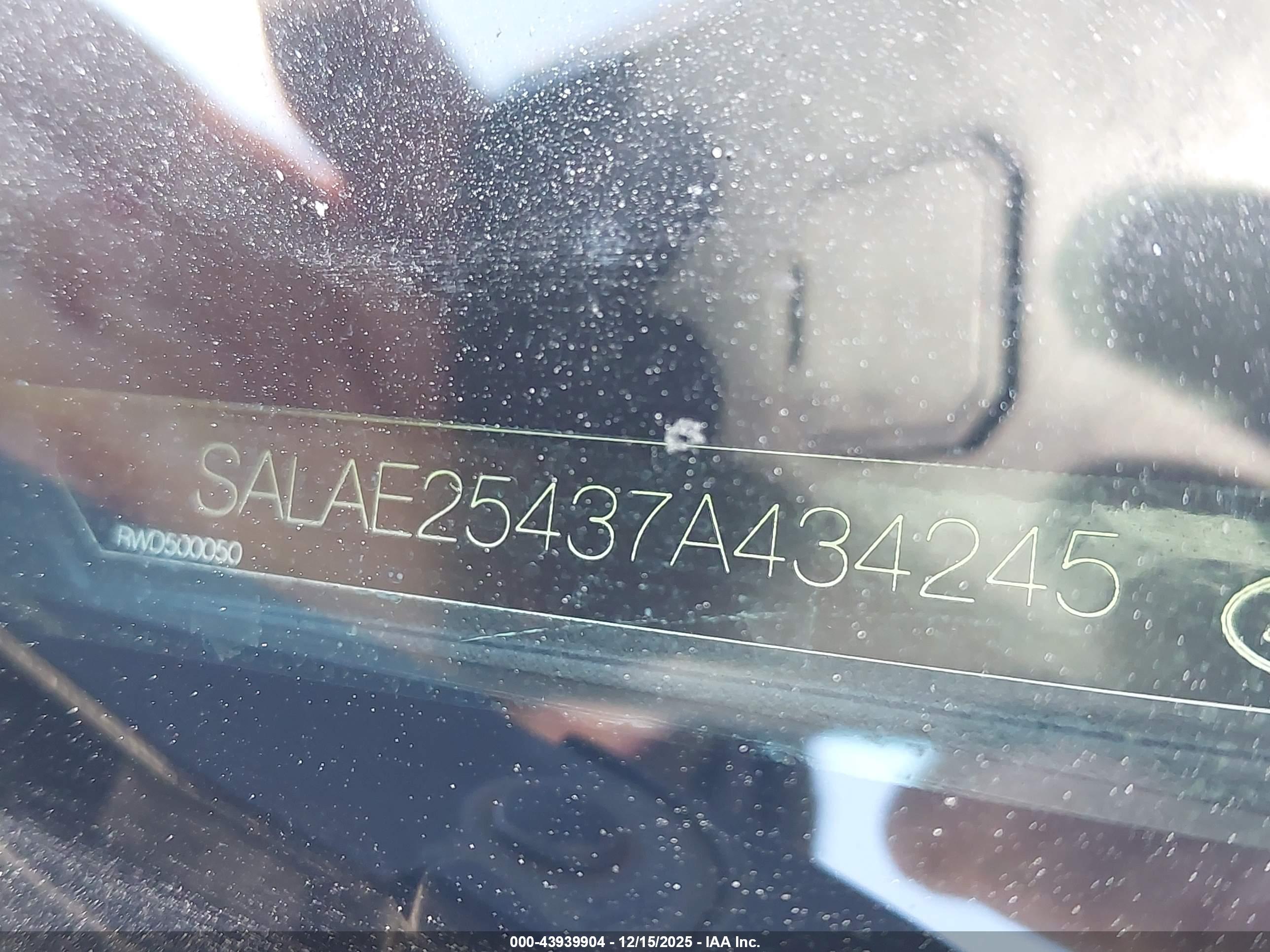 LAND ROVER image 9