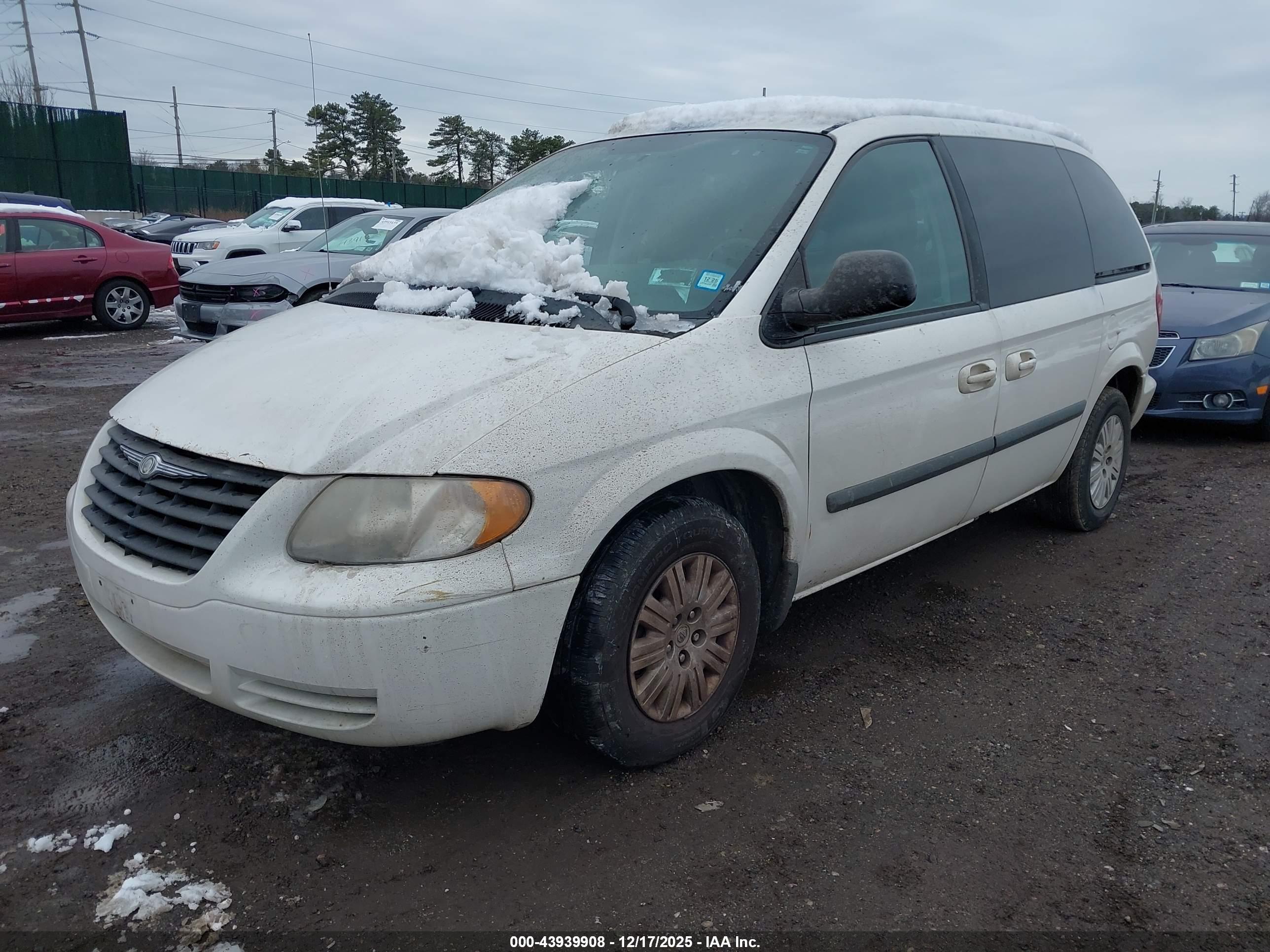 CHRYSLER TOWN image 2