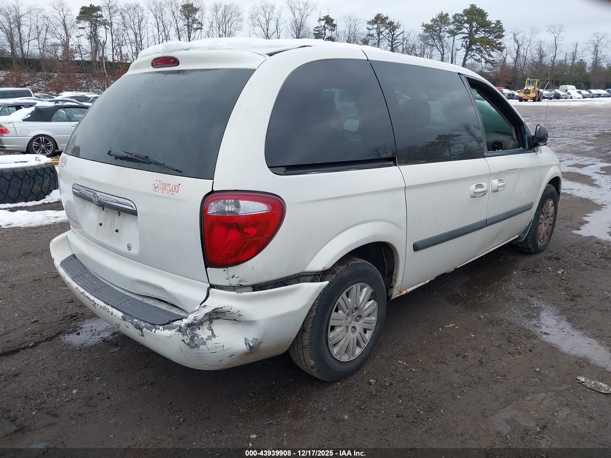 CHRYSLER TOWN image 4