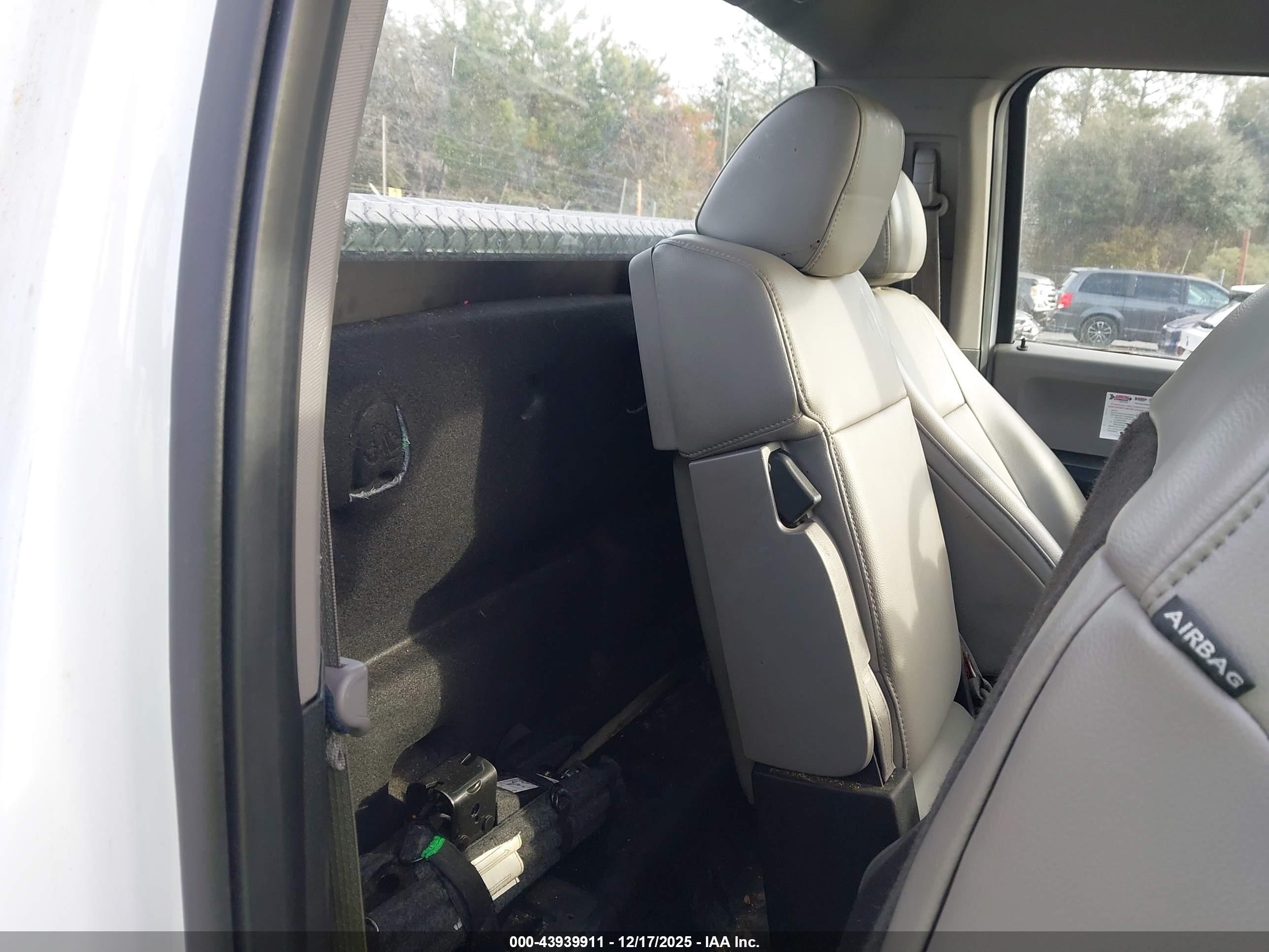 FORD F-150 image 8