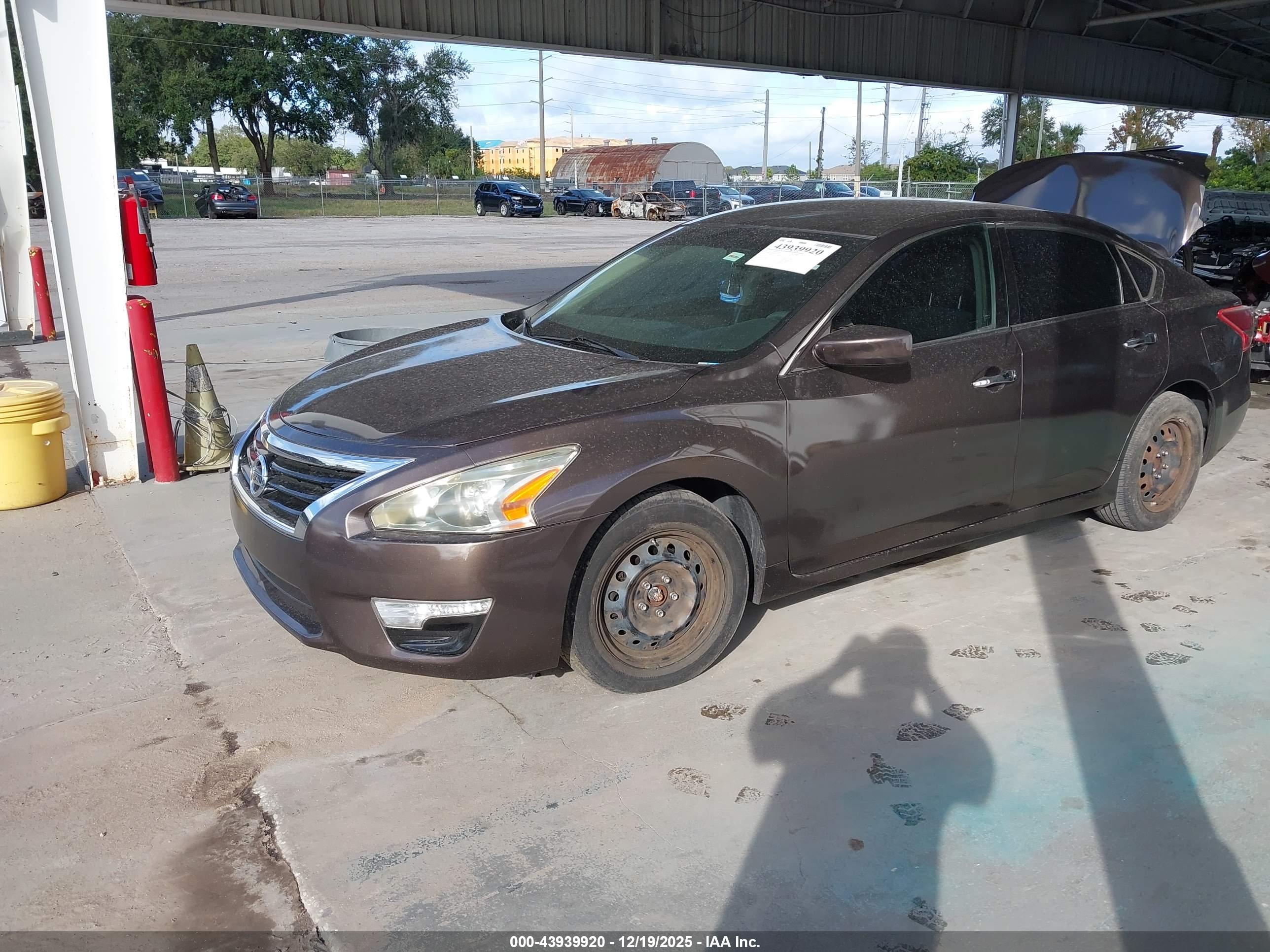 NISSAN ALTIMA image 2