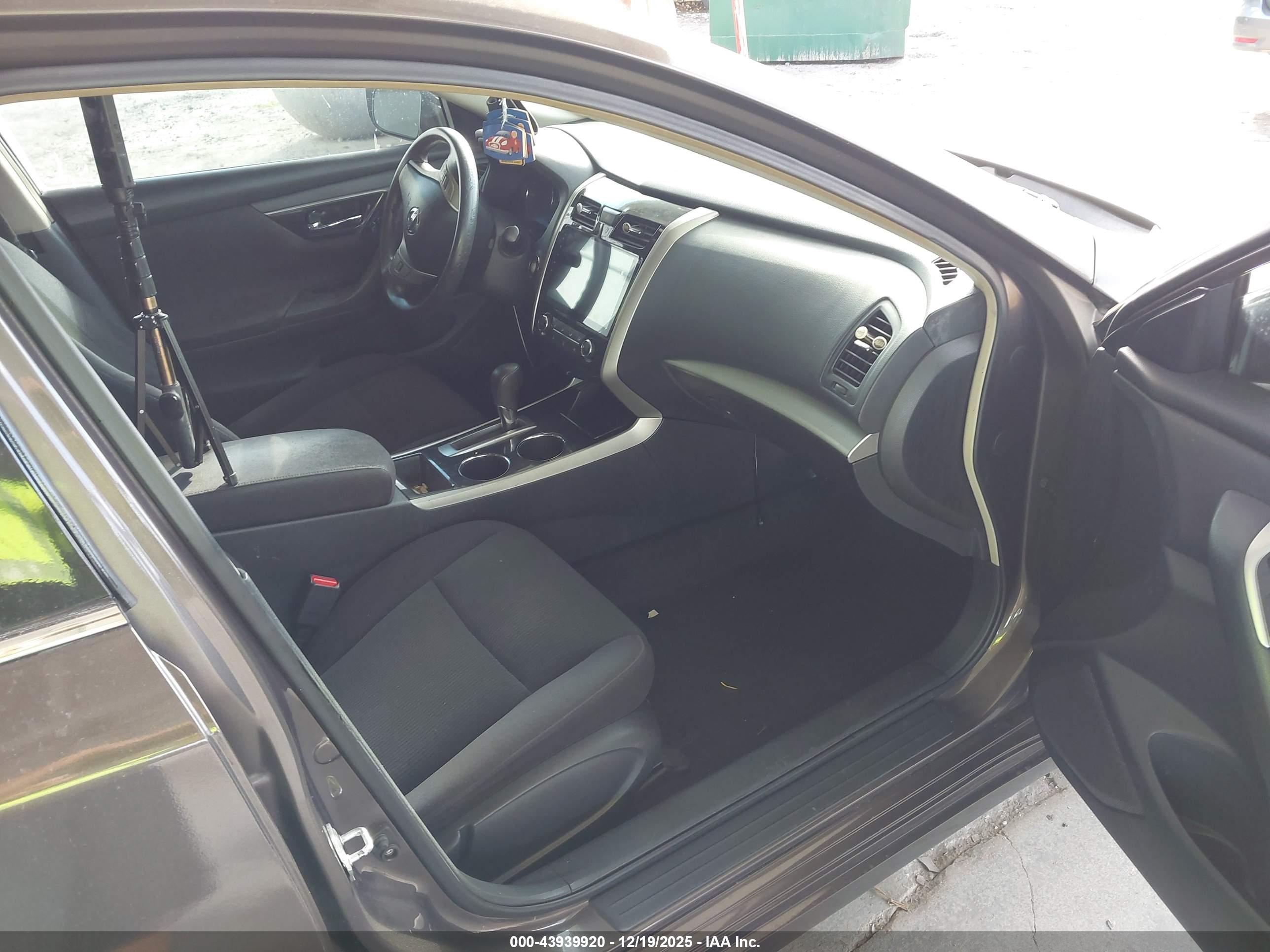 NISSAN ALTIMA image 5