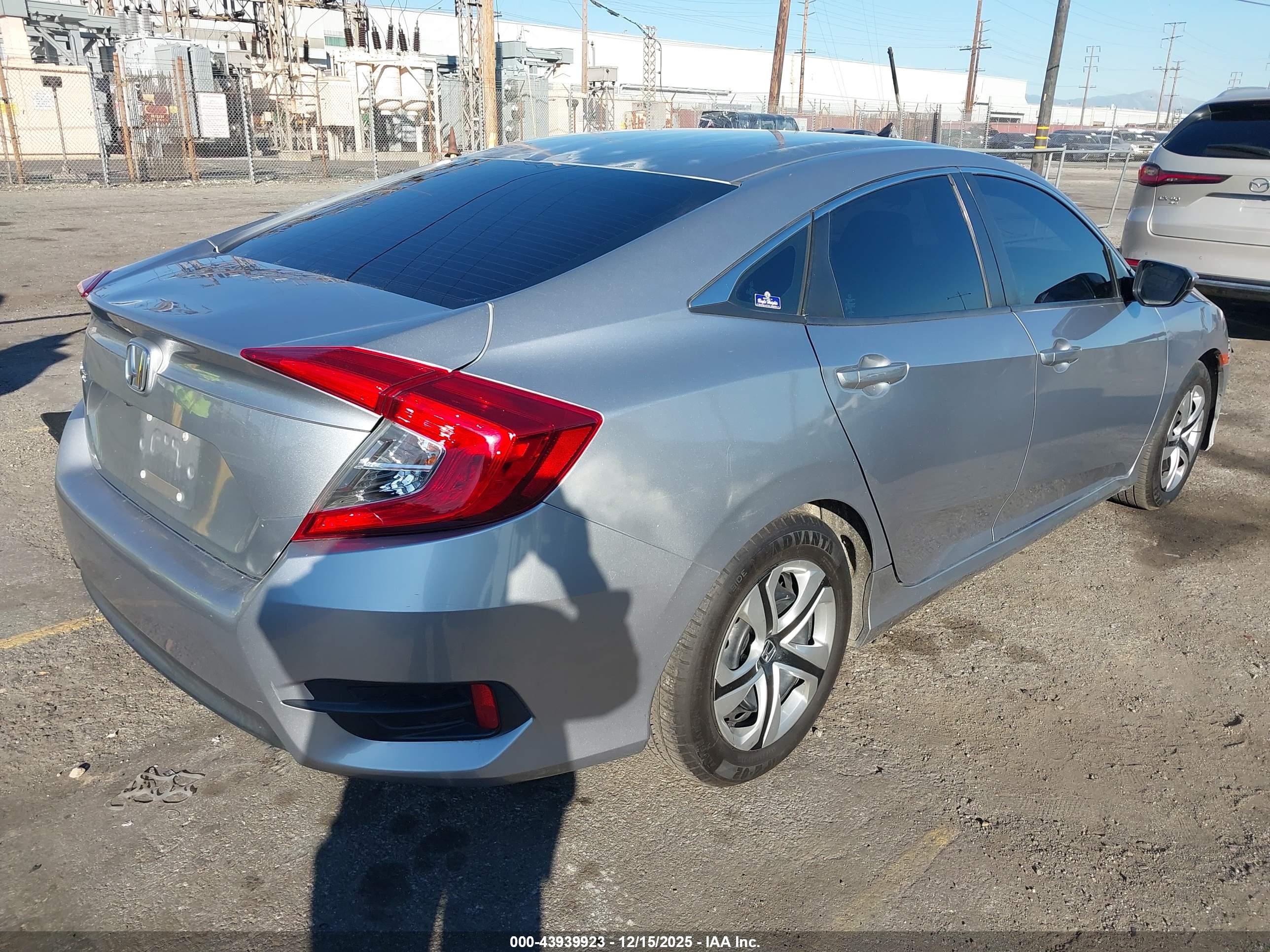 HONDA CIVIC image 4