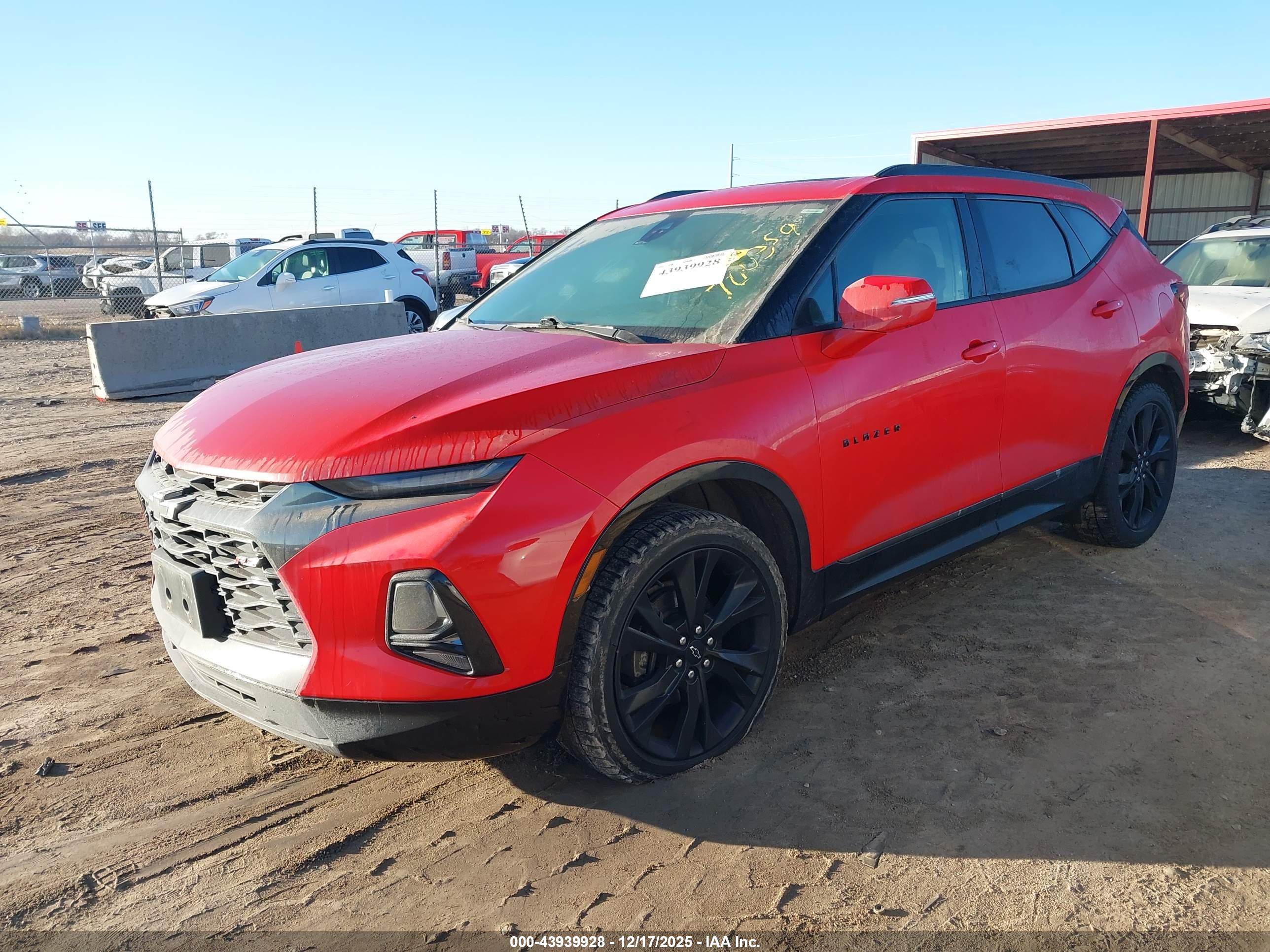 CHEVROLET BLAZER image 2