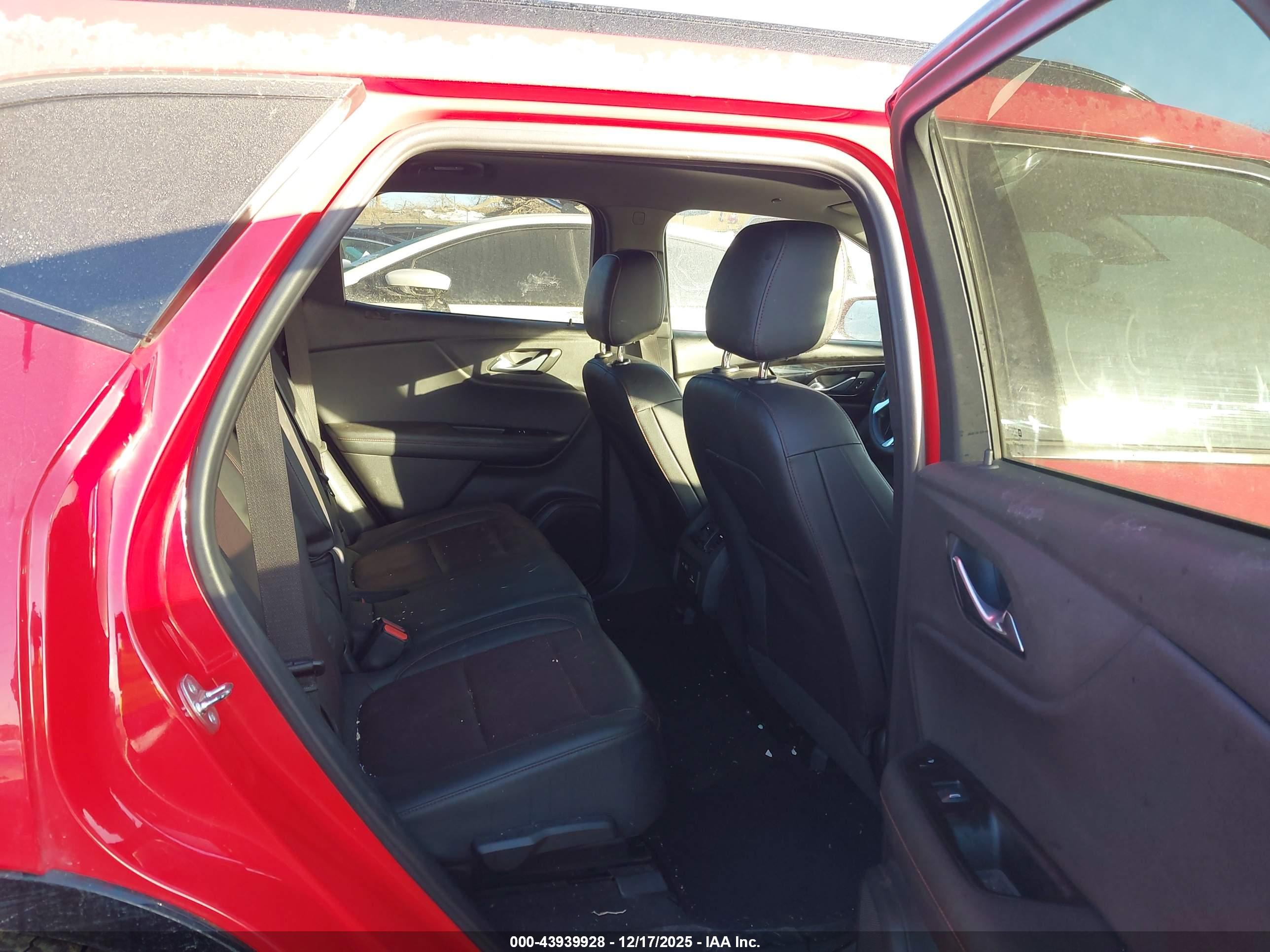 CHEVROLET BLAZER image 8