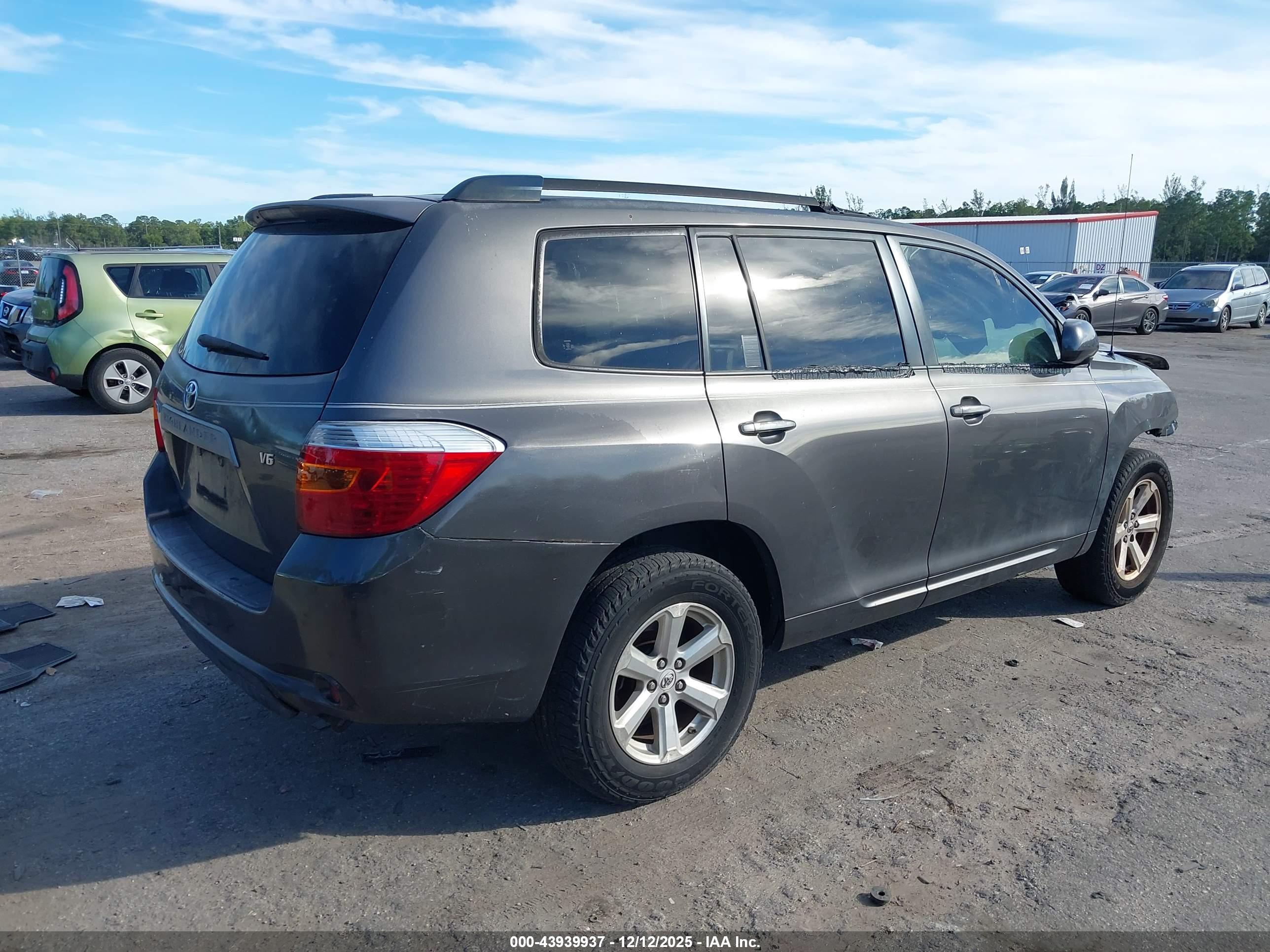 TOYOTA HIGHLANDER image 4