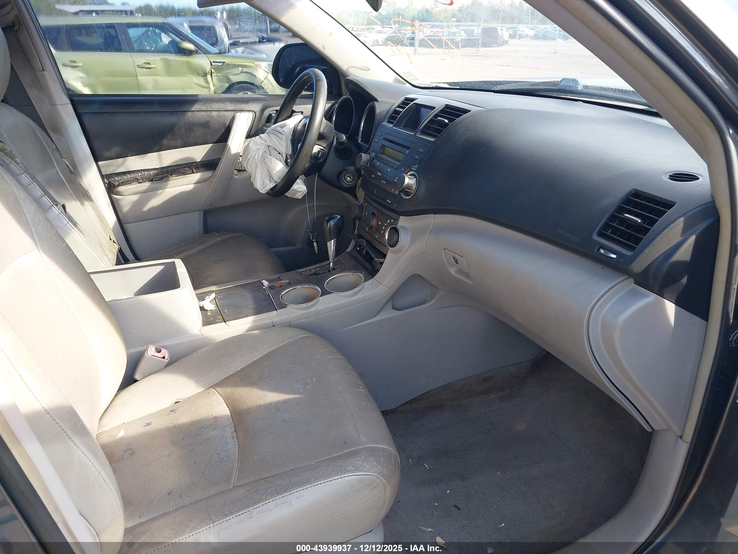 TOYOTA HIGHLANDER image 5