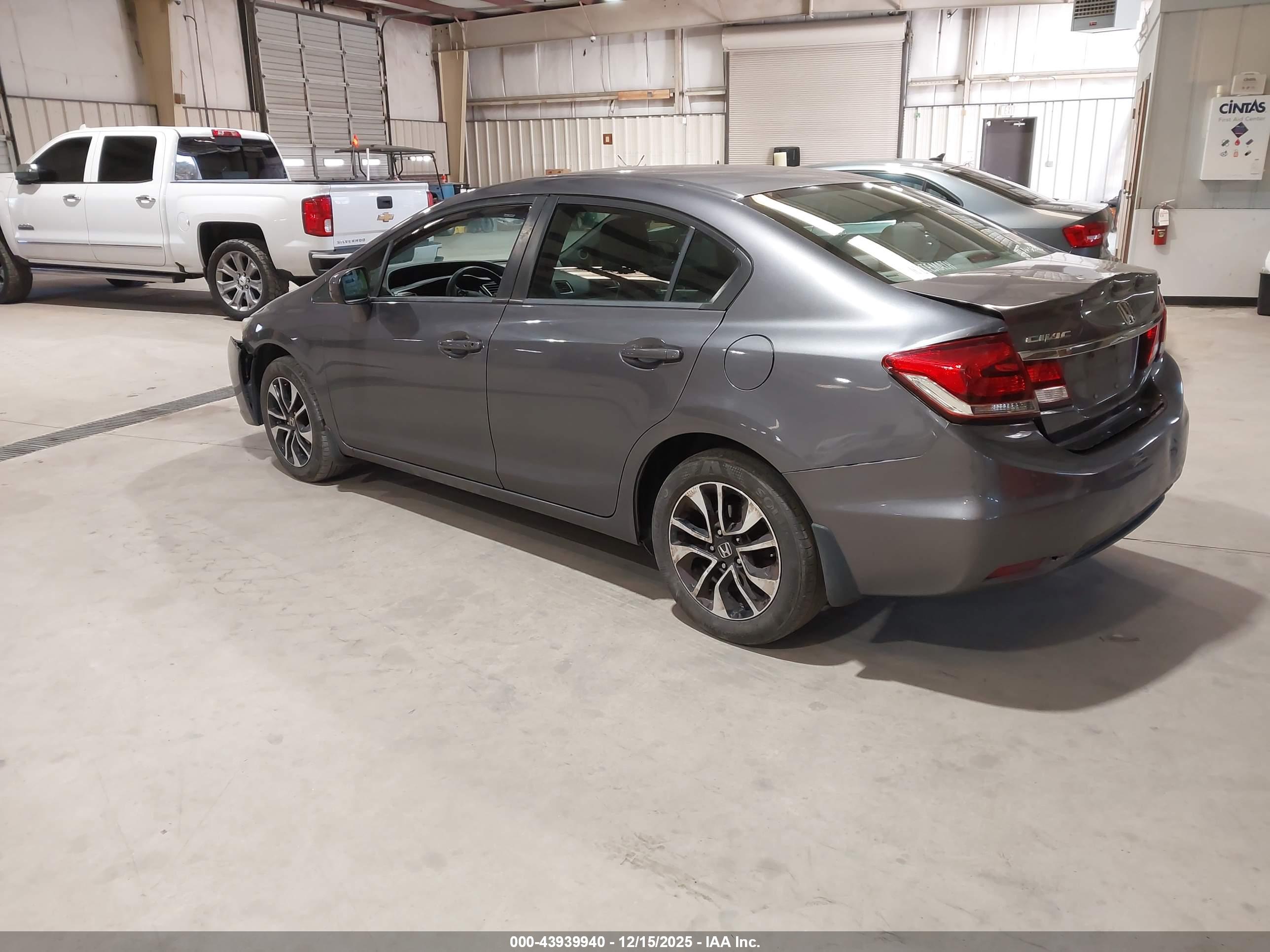 HONDA CIVIC image 3