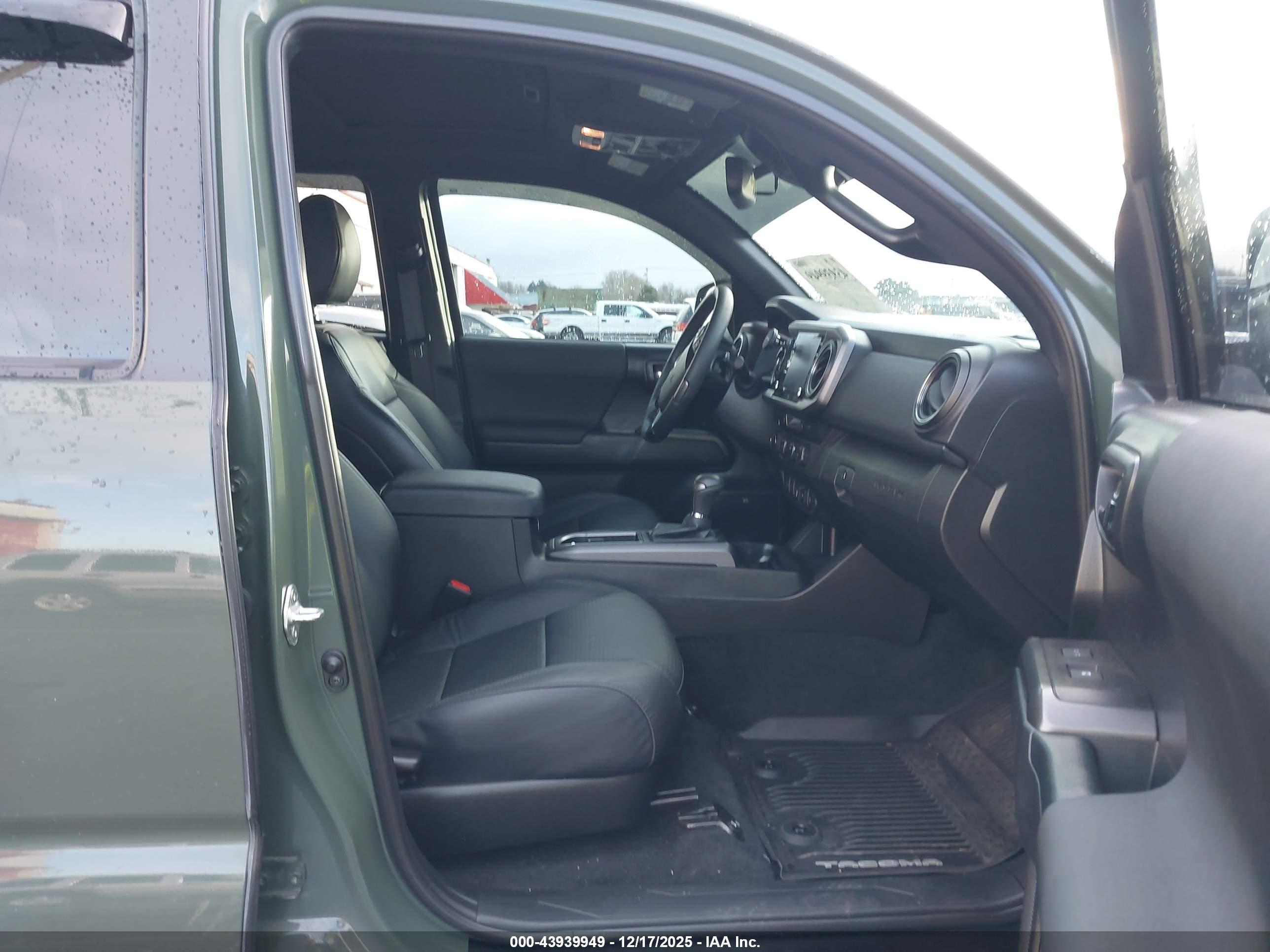 TOYOTA TACOMA image 5