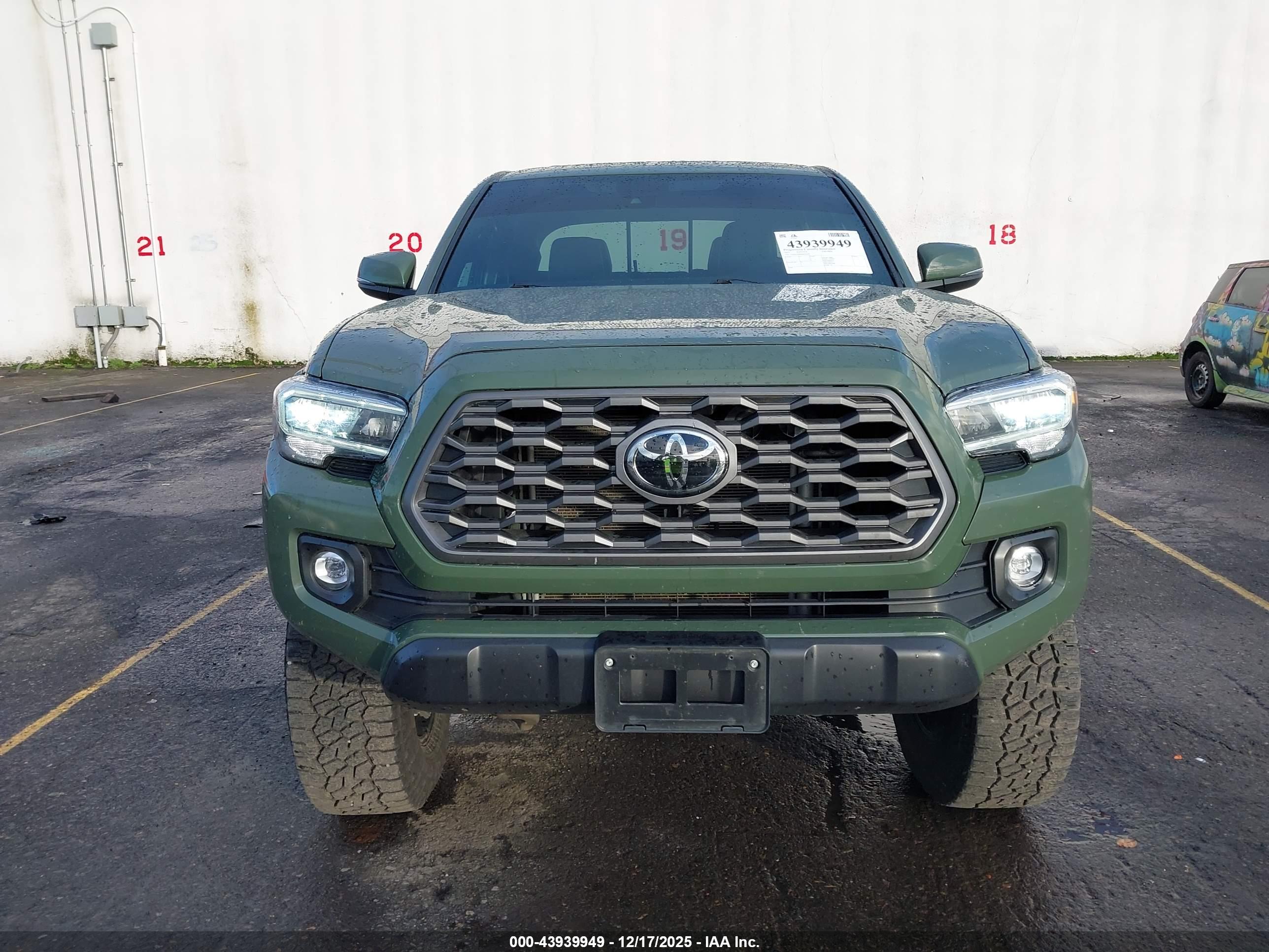 TOYOTA TACOMA image 6