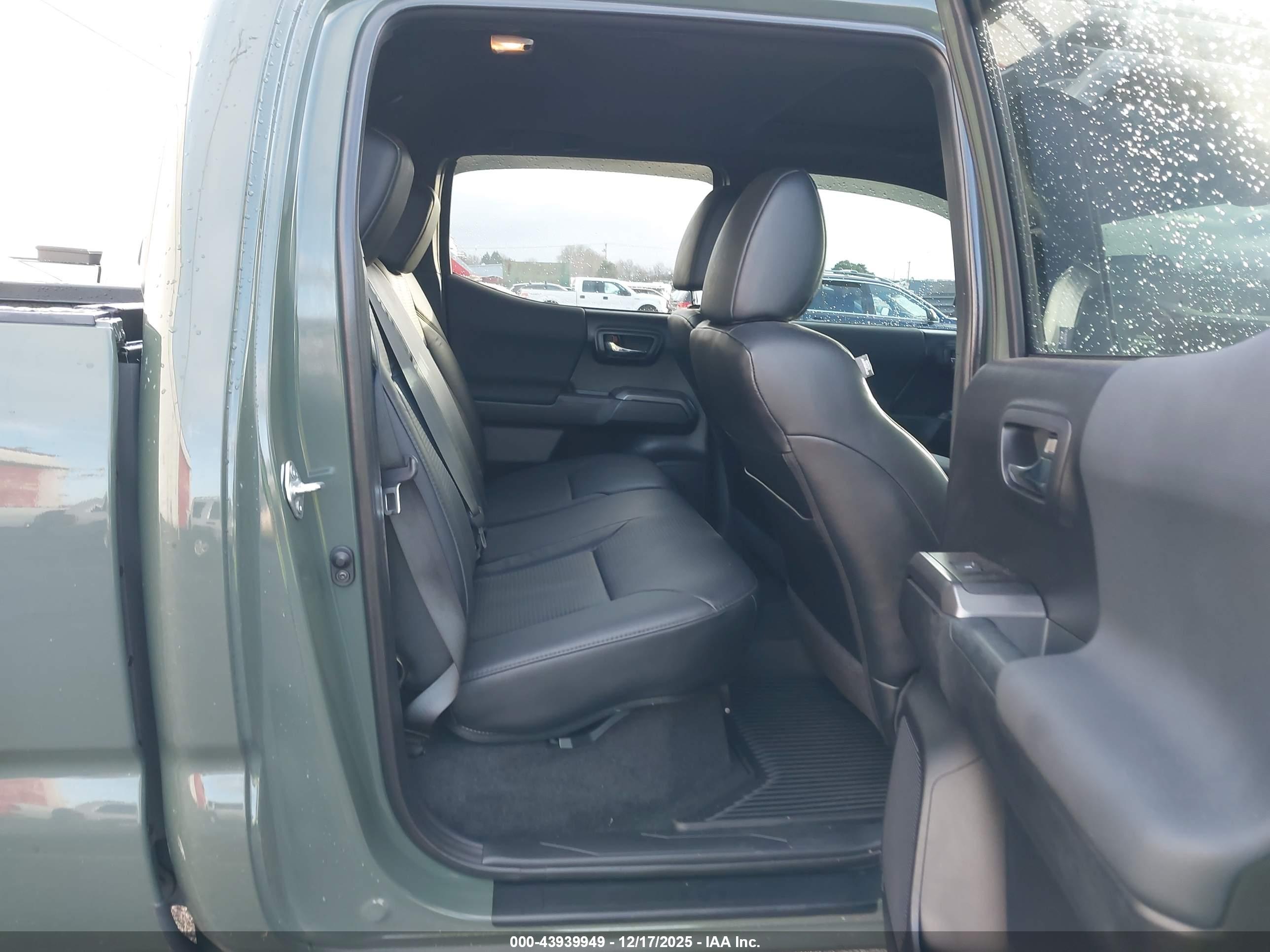 TOYOTA TACOMA image 8