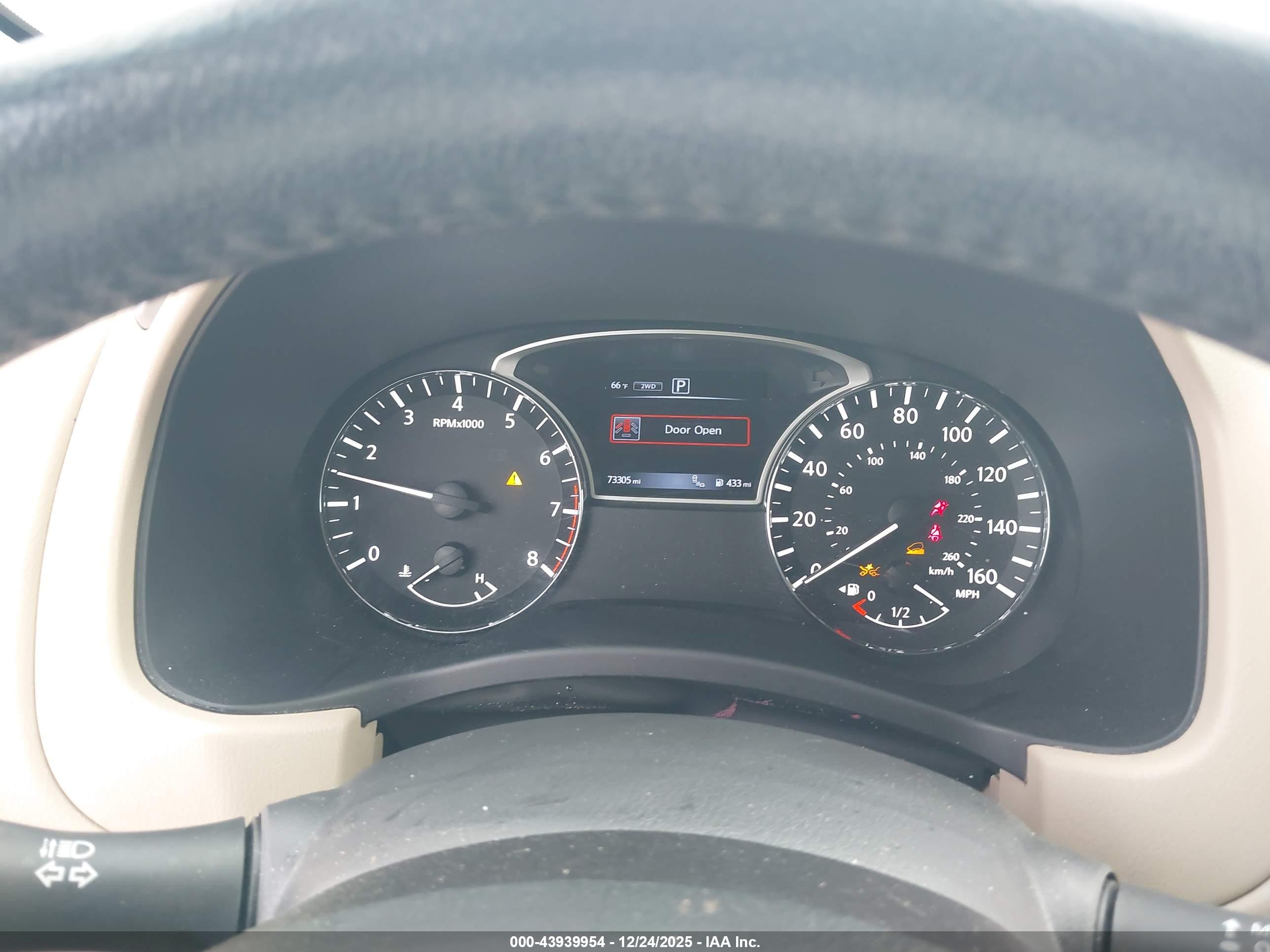 NISSAN PATHFINDER image 7