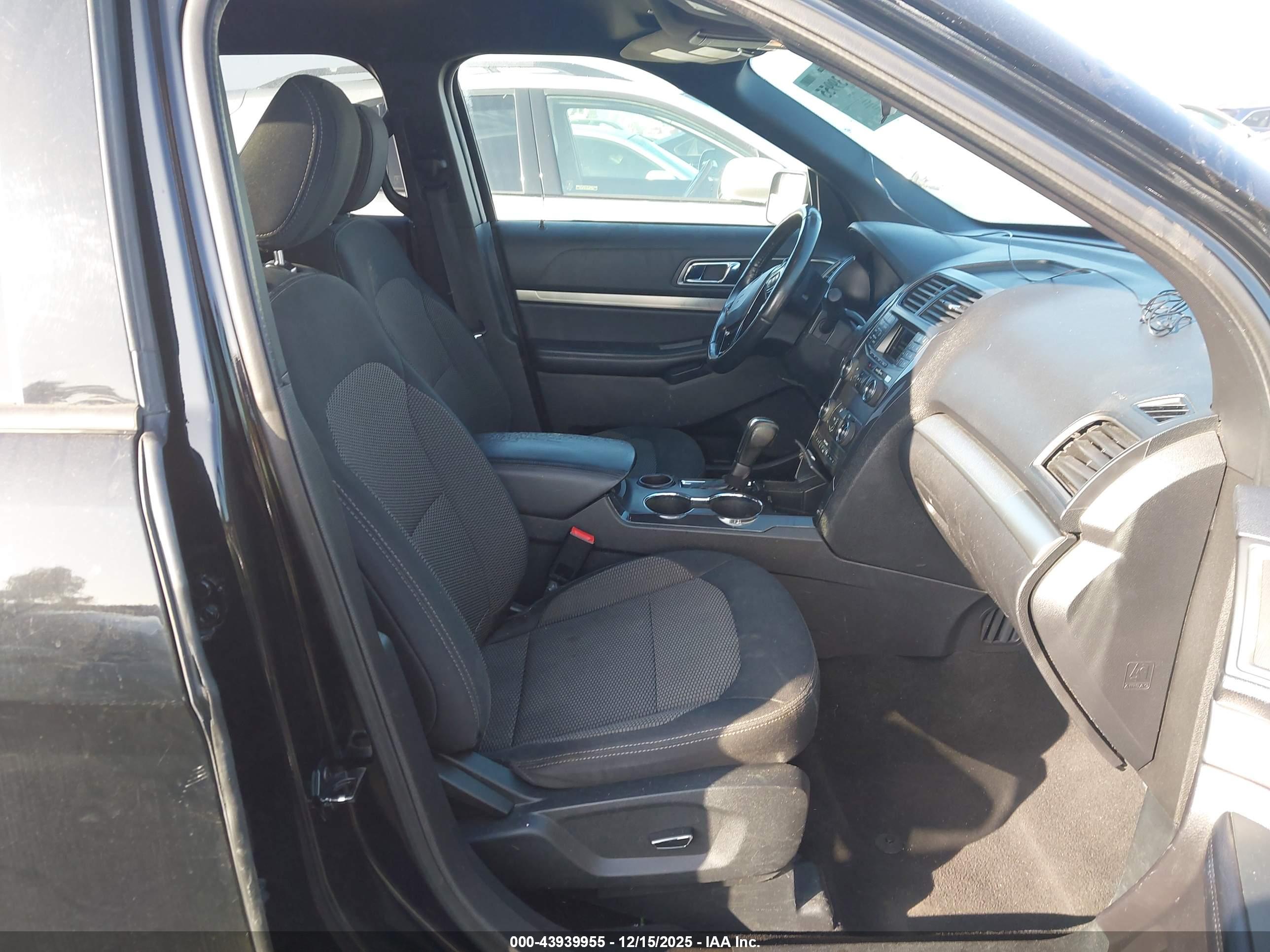 FORD EXPLORER image 5