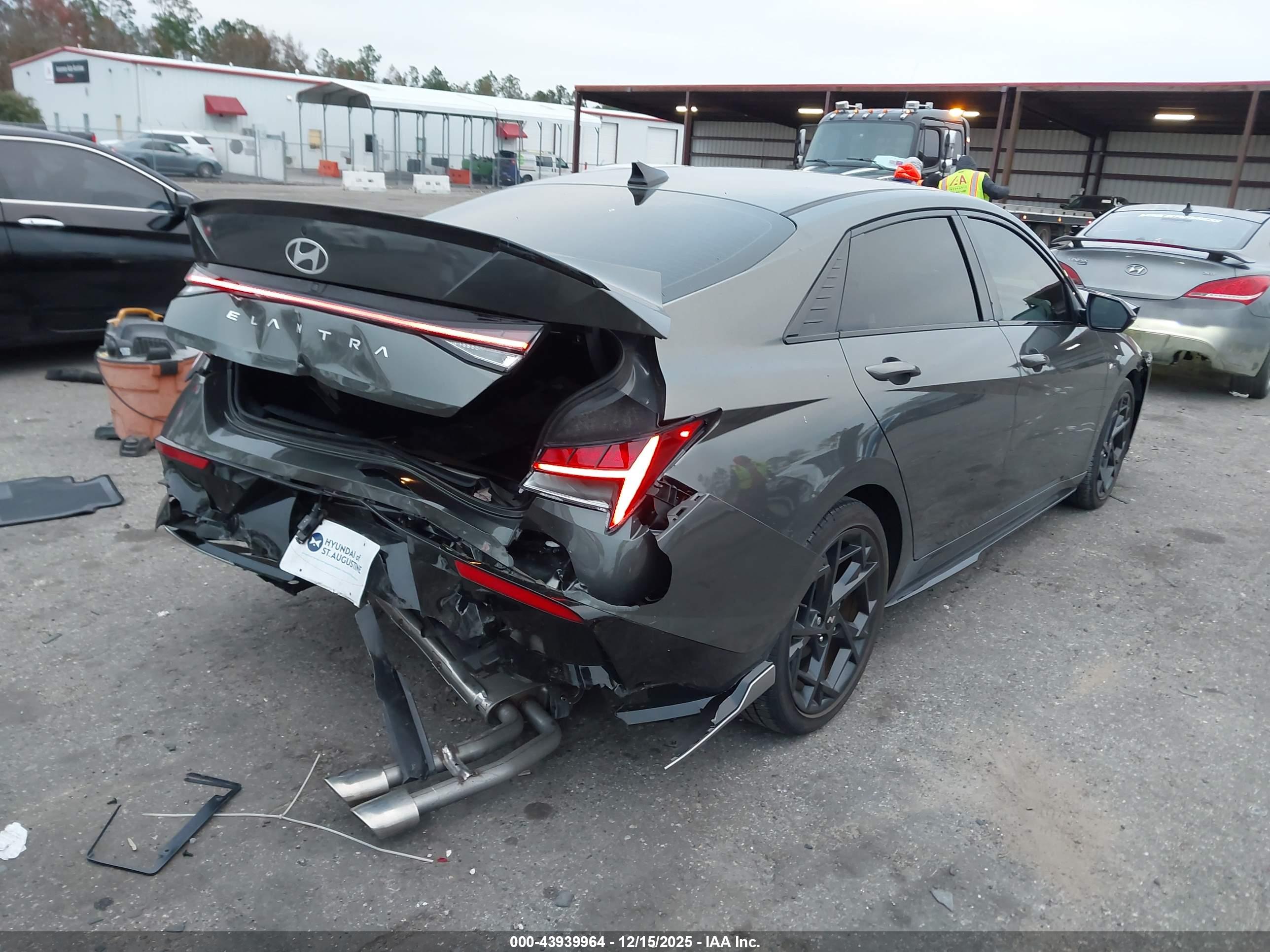 HYUNDAI ELANTRA image 4